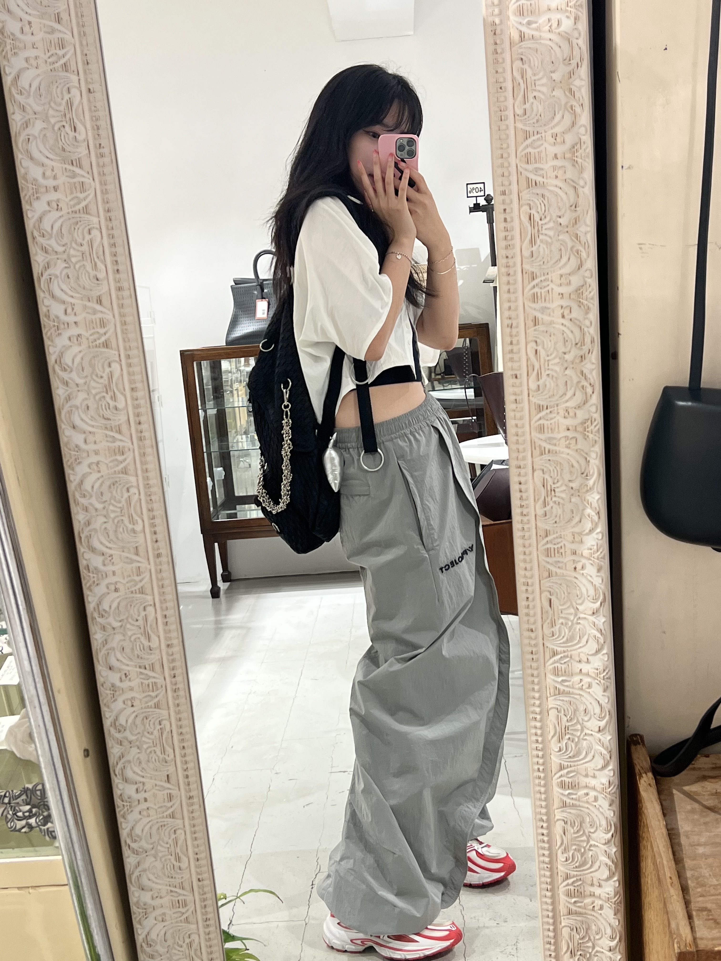 Y/Project Banana Parachute Pants Grey, Reebok x Kanghyuk Premier Road Modern White Red  착용 스타일 - 2