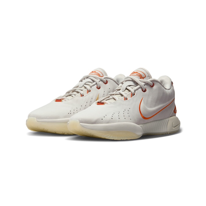 Nike Lebron 21 EP Akoya Light Bone 착용 스타일 - 2