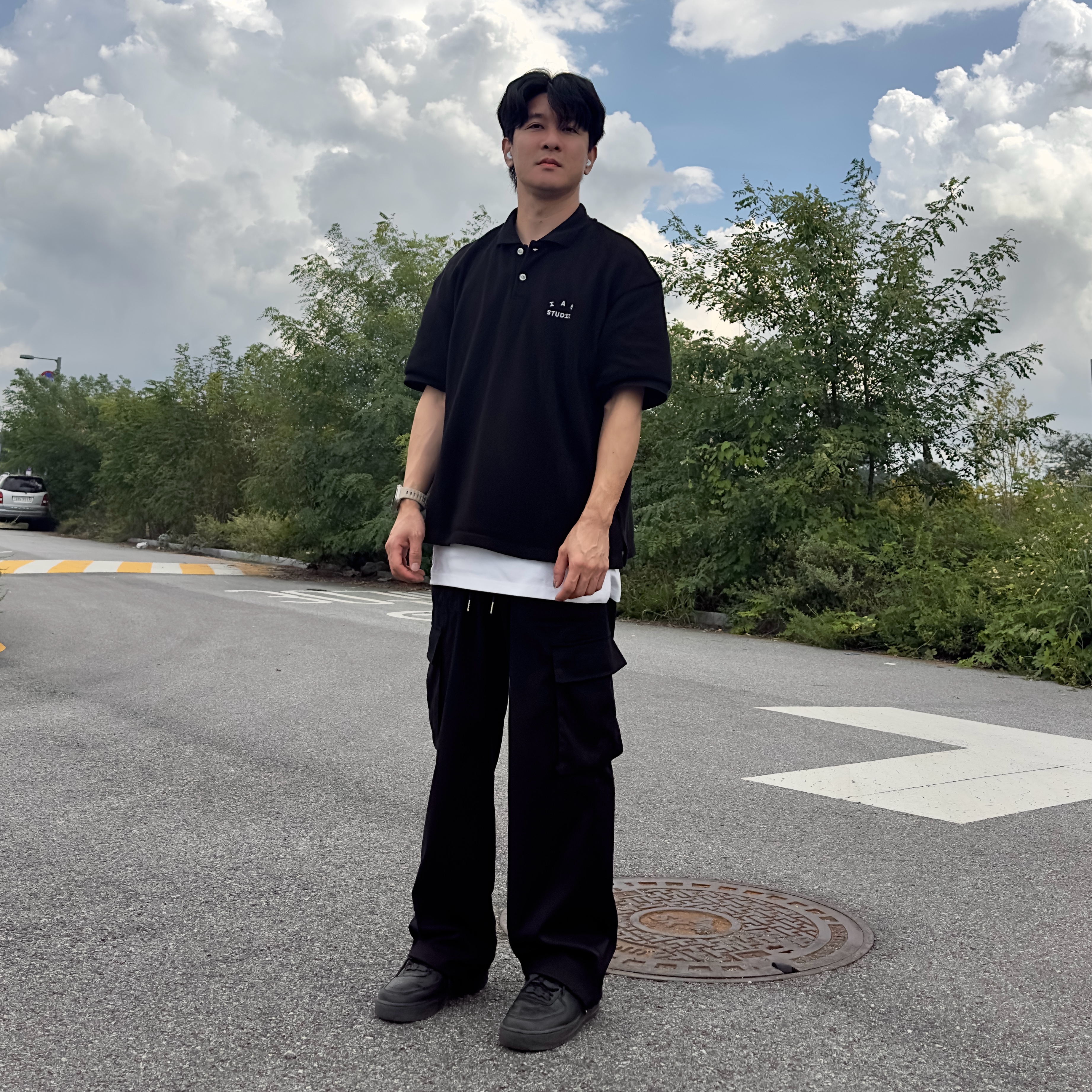 IAB Studio Cropped Pique Shirt Black - The Hyundai Seoul Exclusive, Apple Watch Ultra 49mm Titanium Case with Trail Loop S/M Black Gray (Korean Ver.) 착용 스타일 - 1