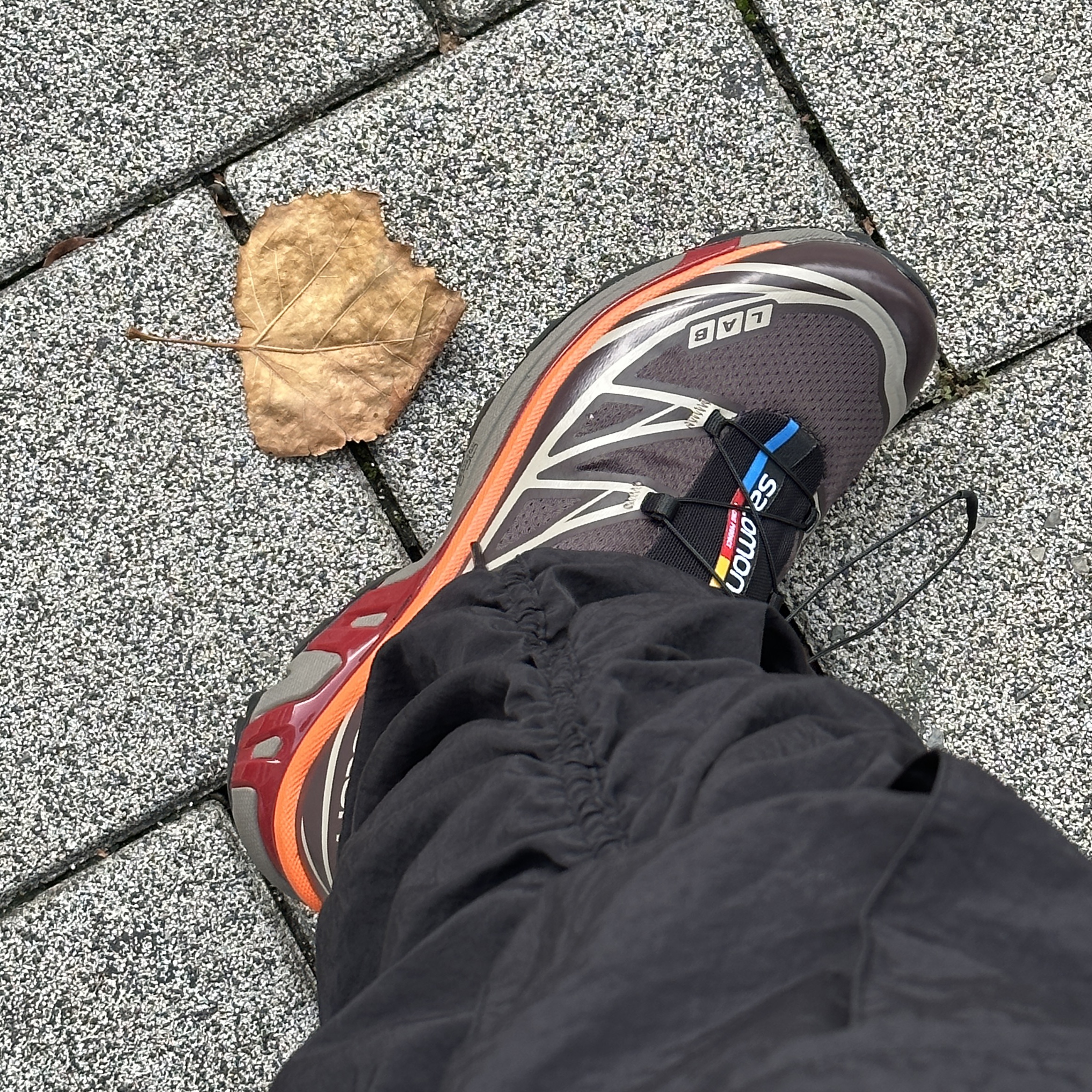 Salomon XT-6 ADV Shale Chocolate Plum 착용 스타일
