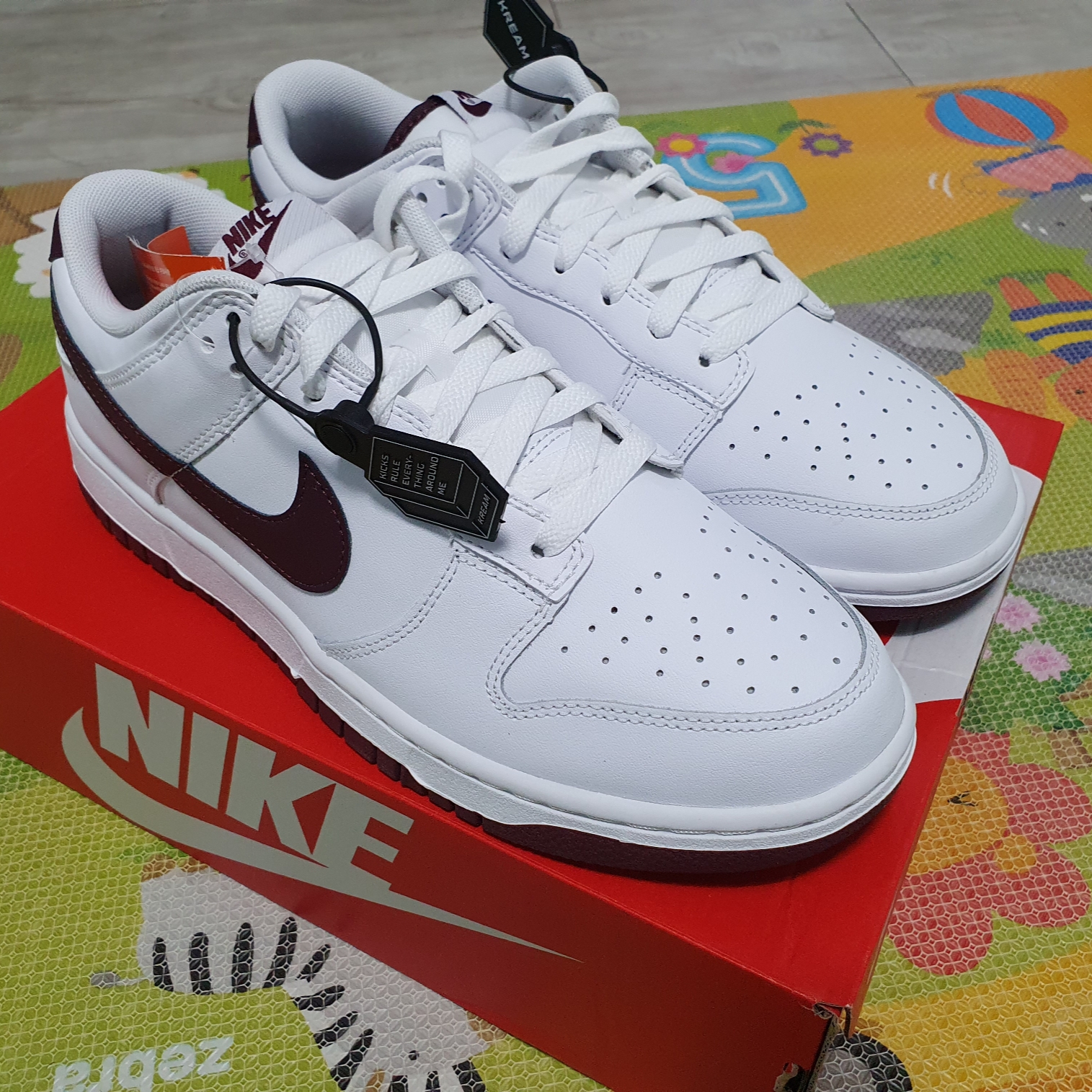Nike Dunk Low White Night Maroon 착용 스타일 - 1