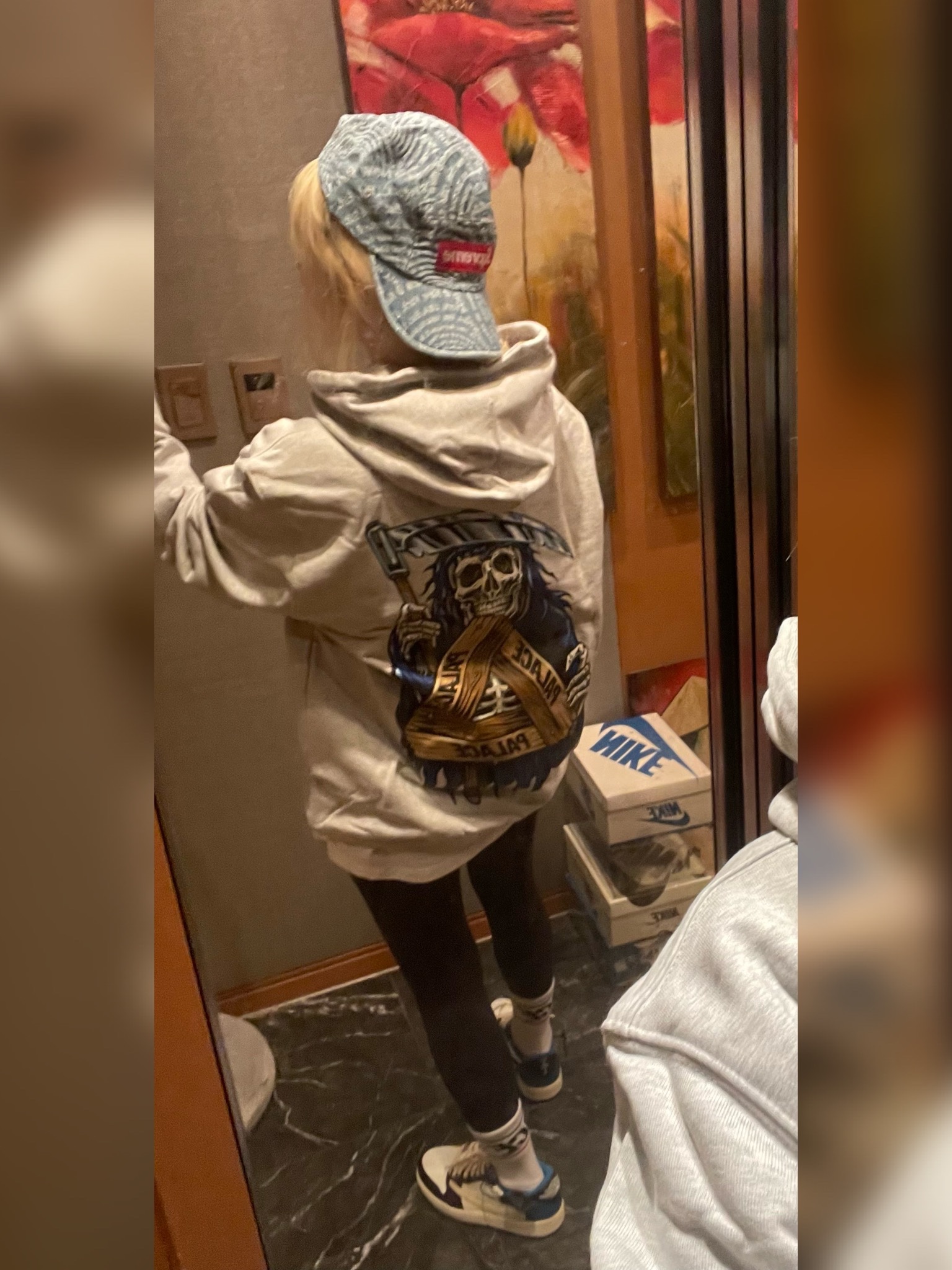 Palace Reaper Hood Grey Marl - 23FW, Jordan 1 x Travis Scott x Fragment Retro Low OG SP Military Blue 착용 스타일 - 1