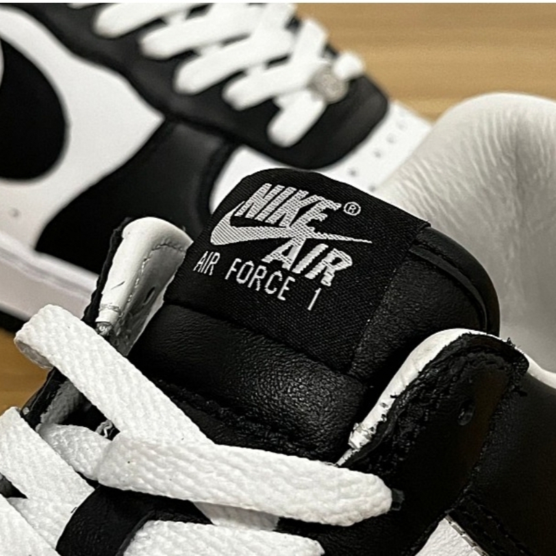 Nike x Terror Squad Air Force 1 Low QS Blackout 착용 스타일 - 4