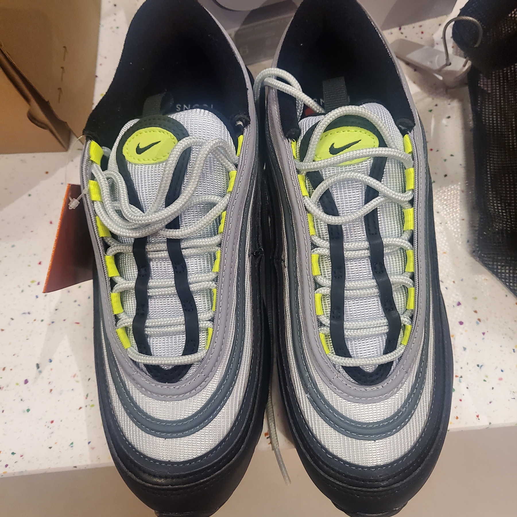 Nike Air Max 97 Pure Platinum Volt 착용 스타일 - 2