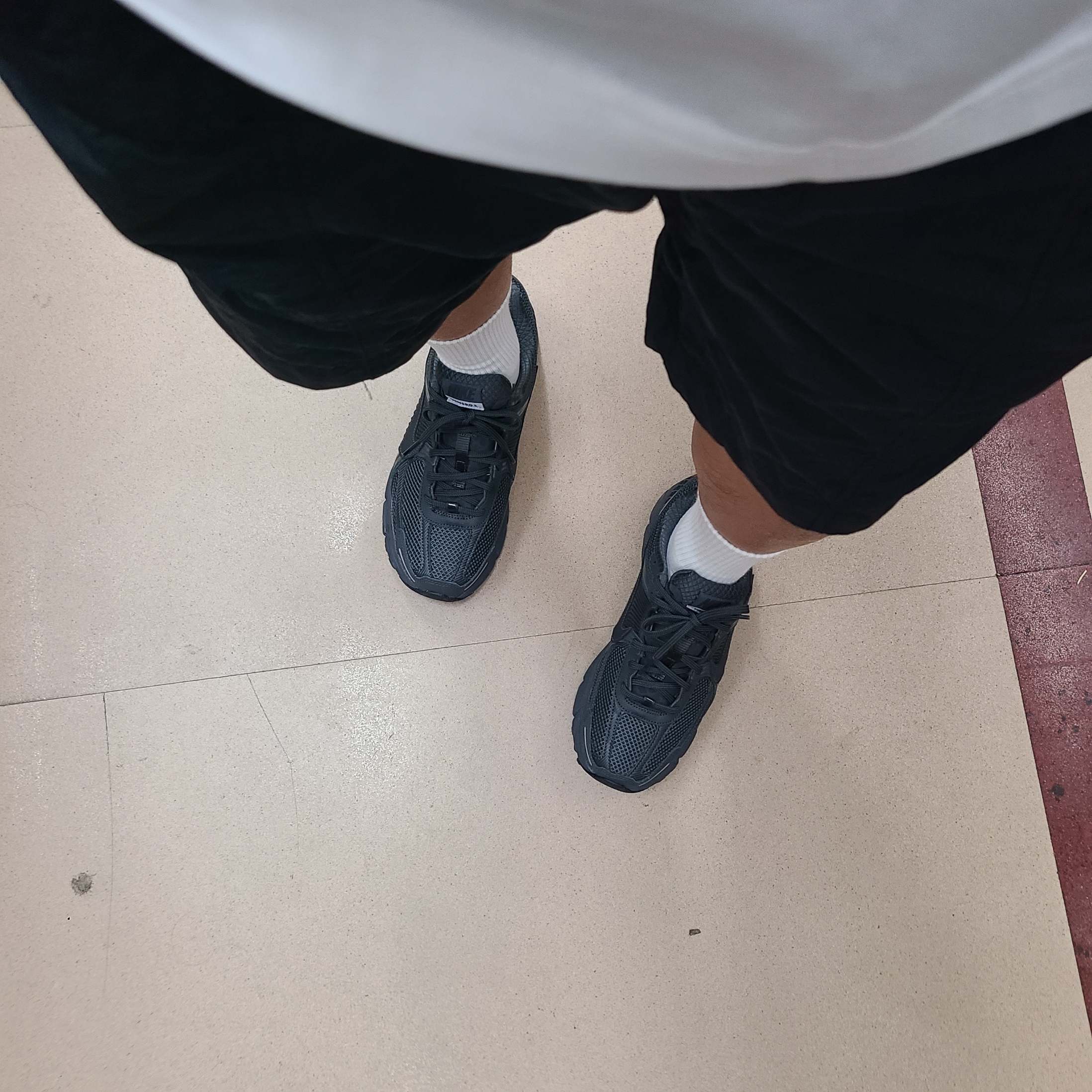 Nike Zoom Vomero 5 SP Anthracite 2023 착용 스타일
