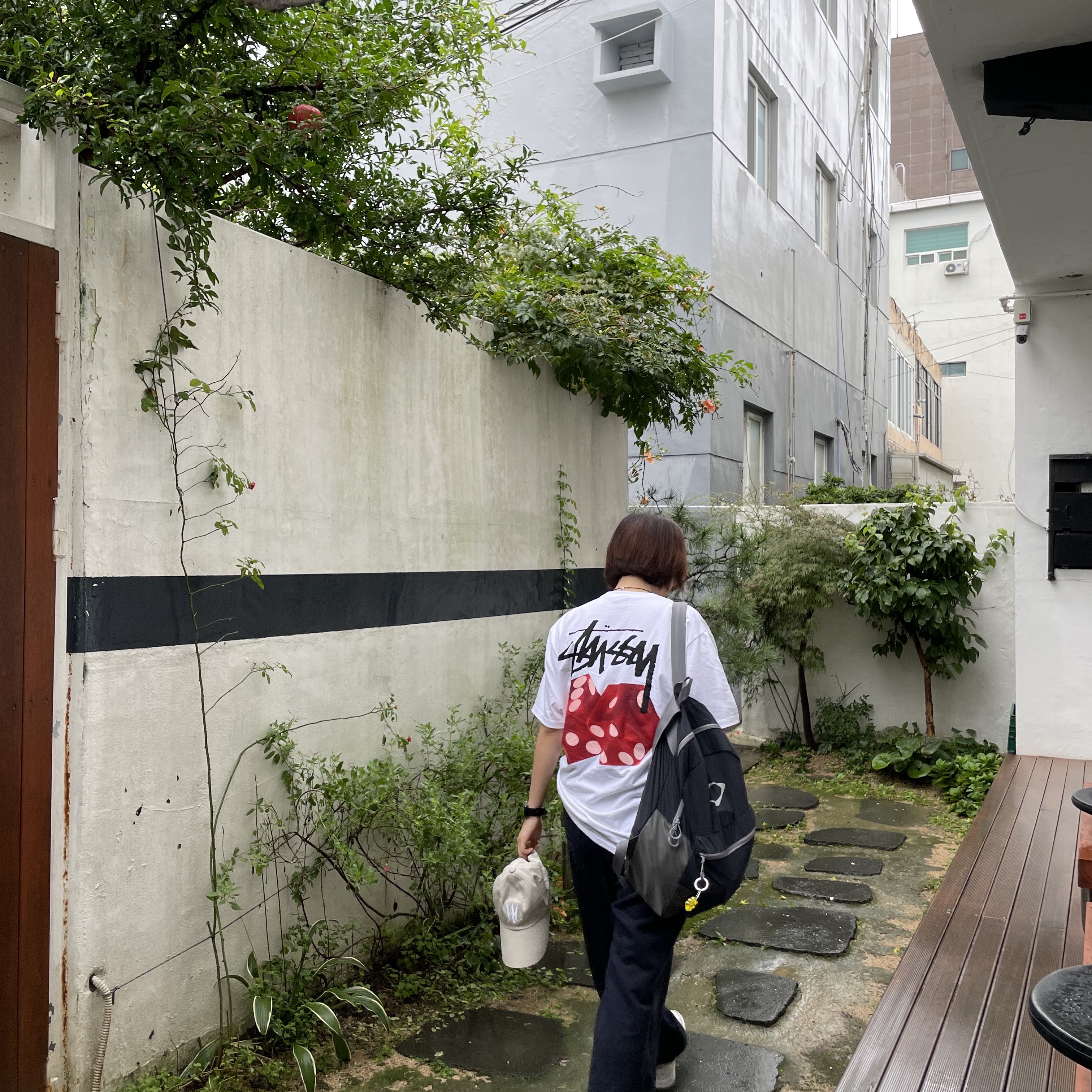 Mischief Rhombus Light Weight Backpack Black - The Hyundai Seoul Exclusive 착용 스타일 - 2