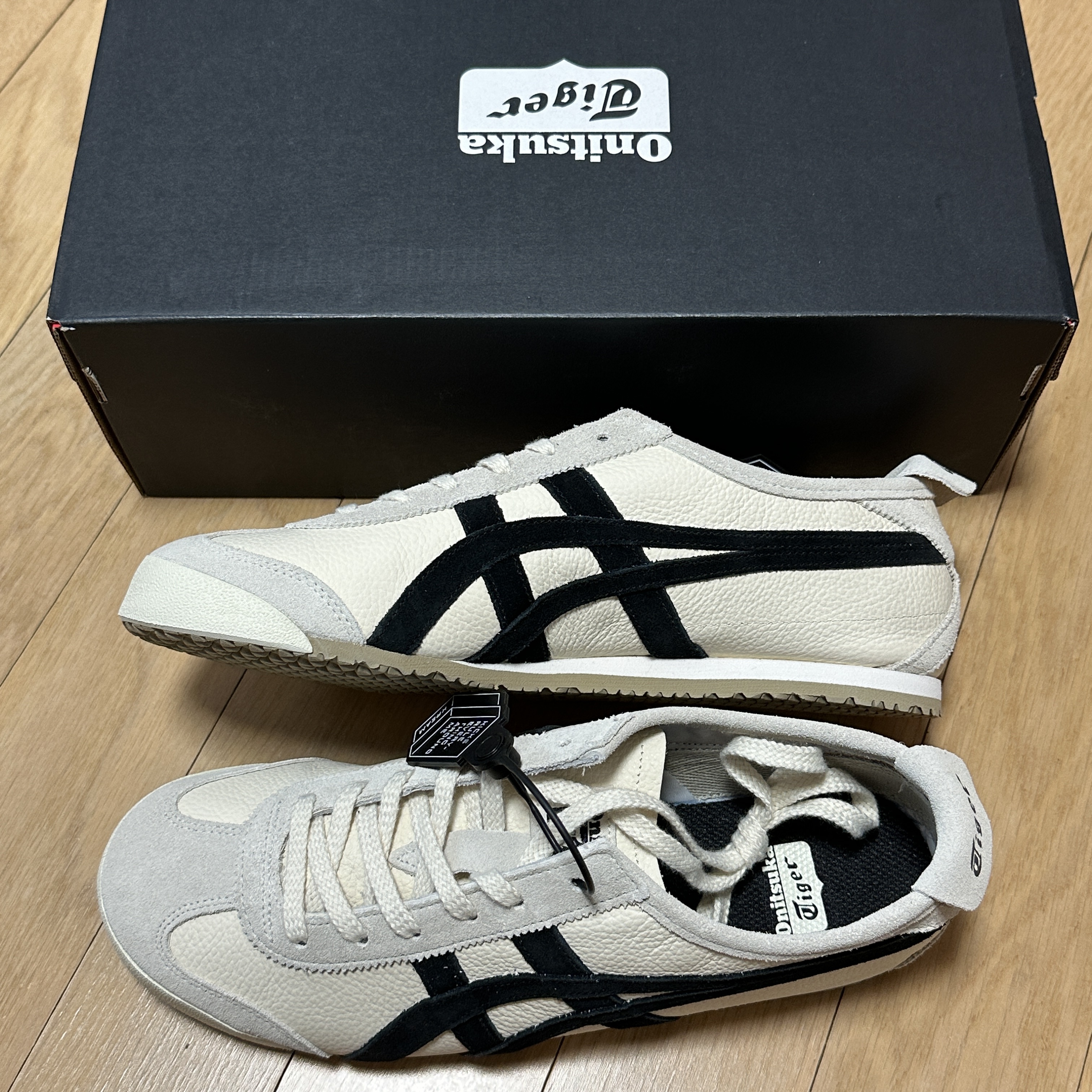 Onitsuka Tiger Mexico 66 Vintage White Black 착용 스타일
