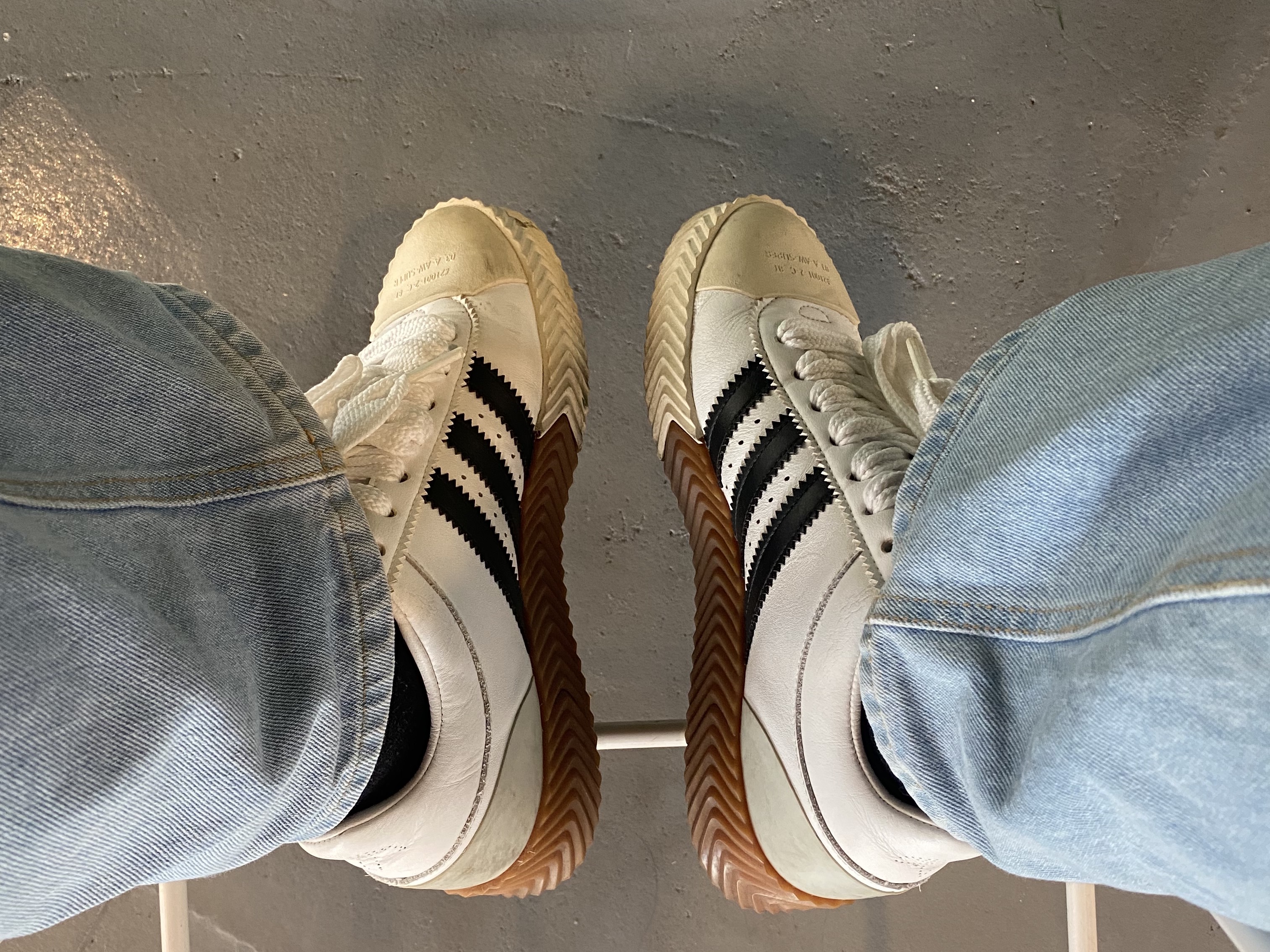 Adidas x Alexander Wang Skate Super Core Black 착용 스타일