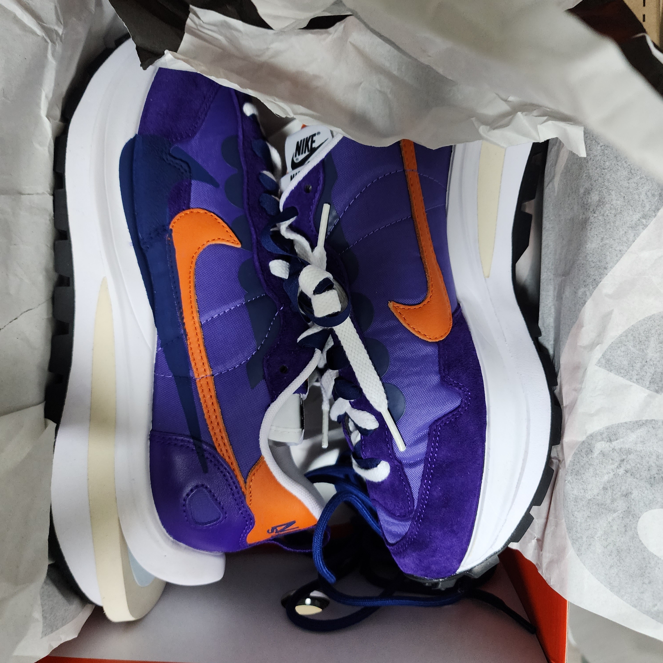 Nike x Sacai VaporWaffle Dark Iris 착용 스타일