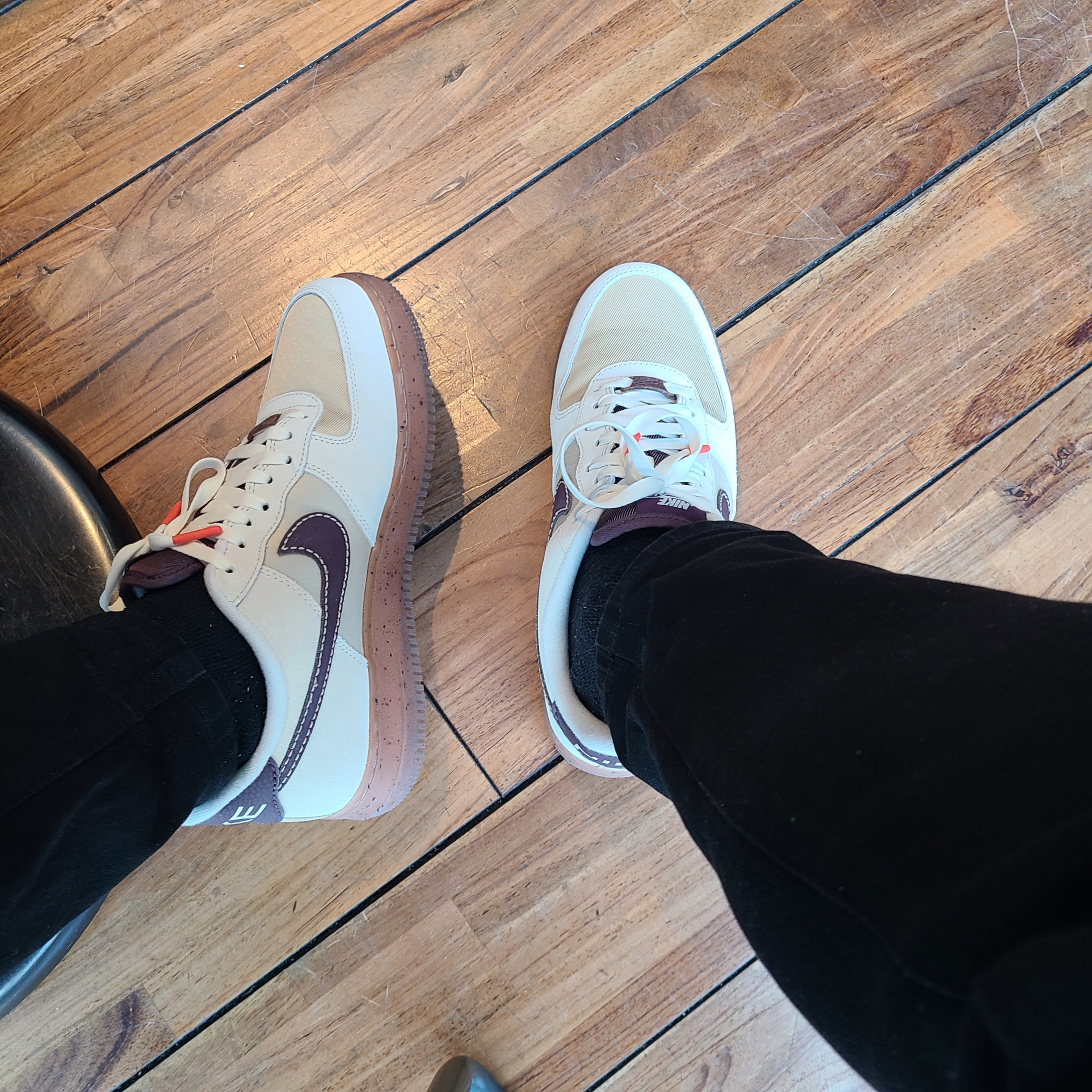 Nike Air Force 1 '07 LV8 Coffee 착용 스타일 - 1