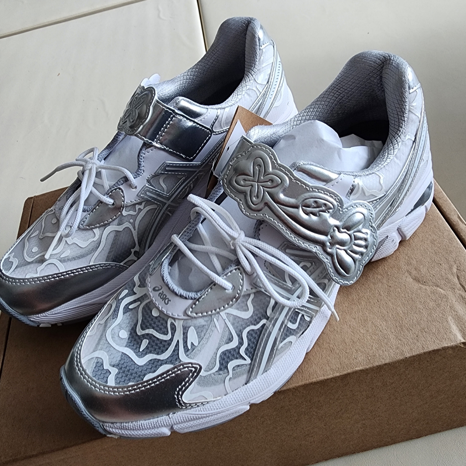 Asics x Cecilie Bahnsen GT-2160 White 착용 스타일 - 2