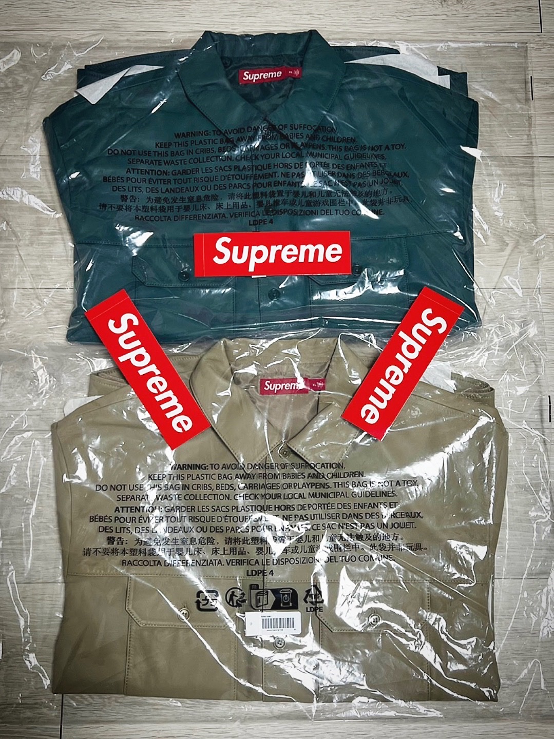 Supreme Leather S/S Work Shirt Dusty Teal - 23FW, Supreme Leather S/S Work Shirt Tan - 23FW 착용 스타일 - 1