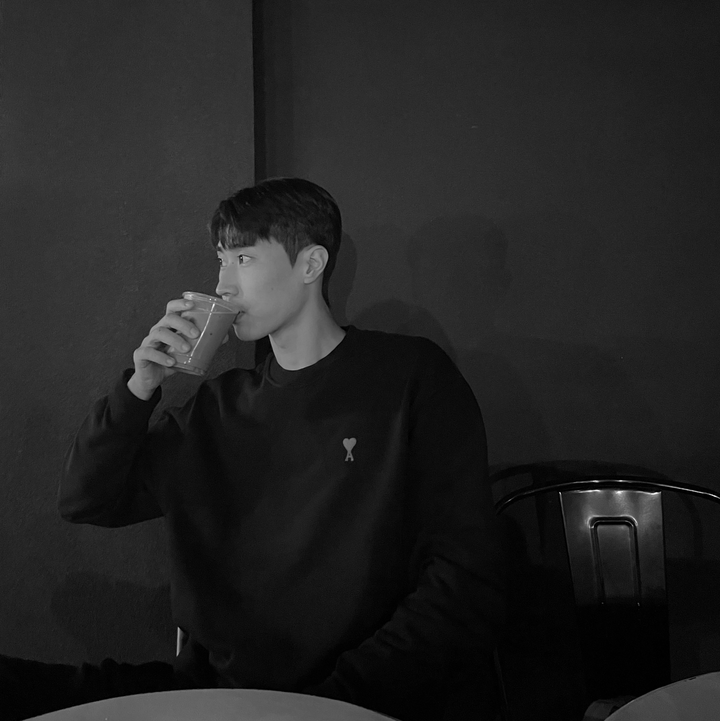 AMI de Coeur Sweatshirt Black 착용 스타일