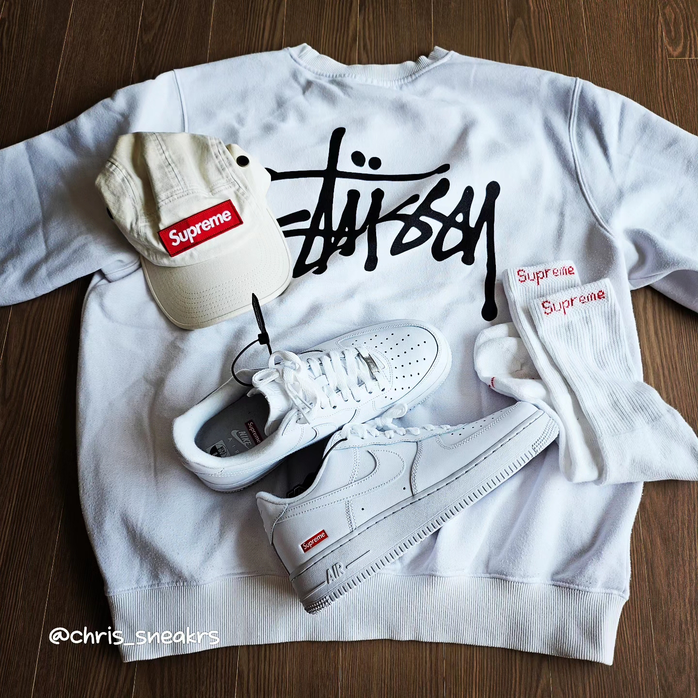 Nike x Supreme Air Force 1 Low White, Supreme Hanes Crew Socks White (4 Pack) 착용 스타일 - 5