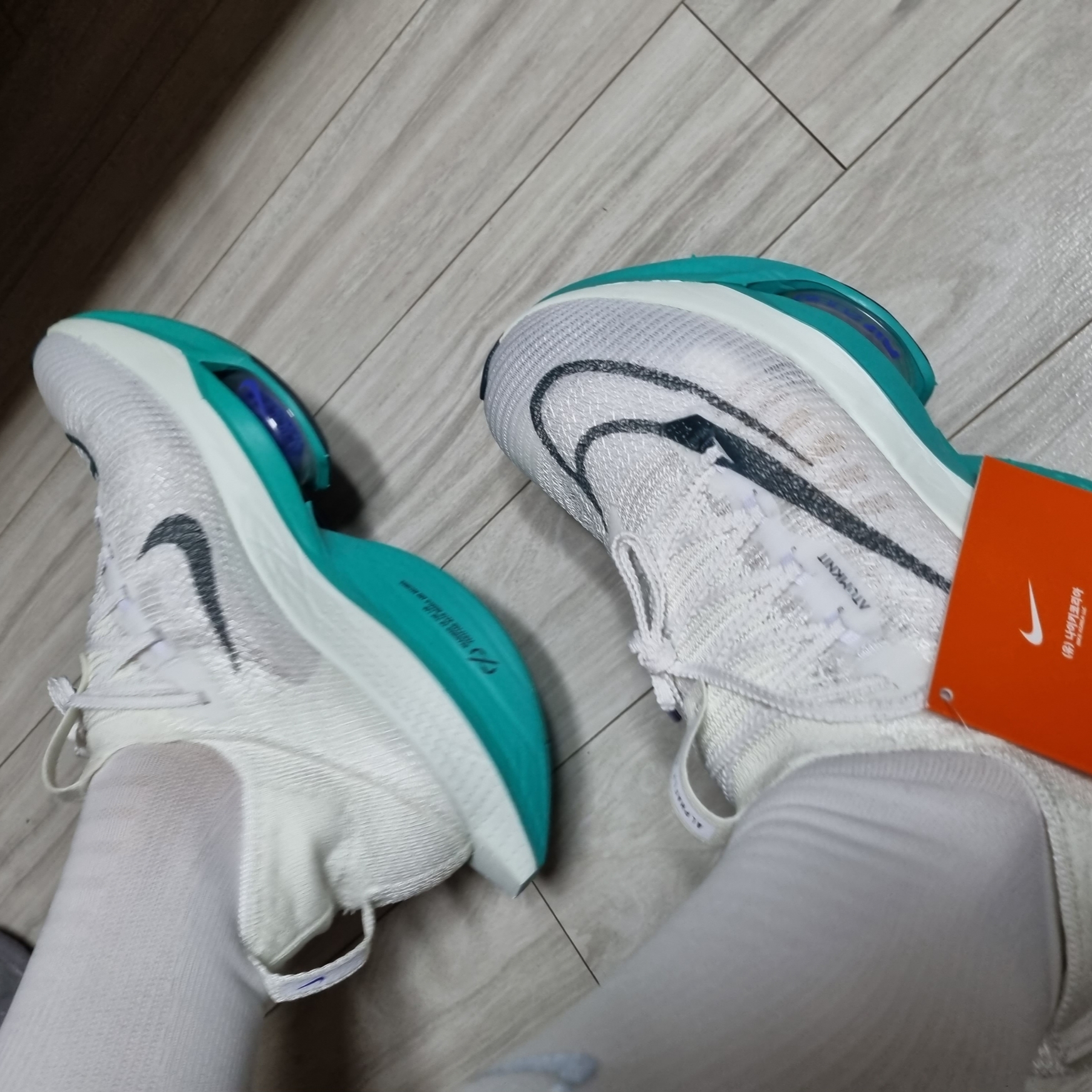 Nike Air Zoom Alphafly Next% 2 White Clear Jade 착용 스타일 - 4