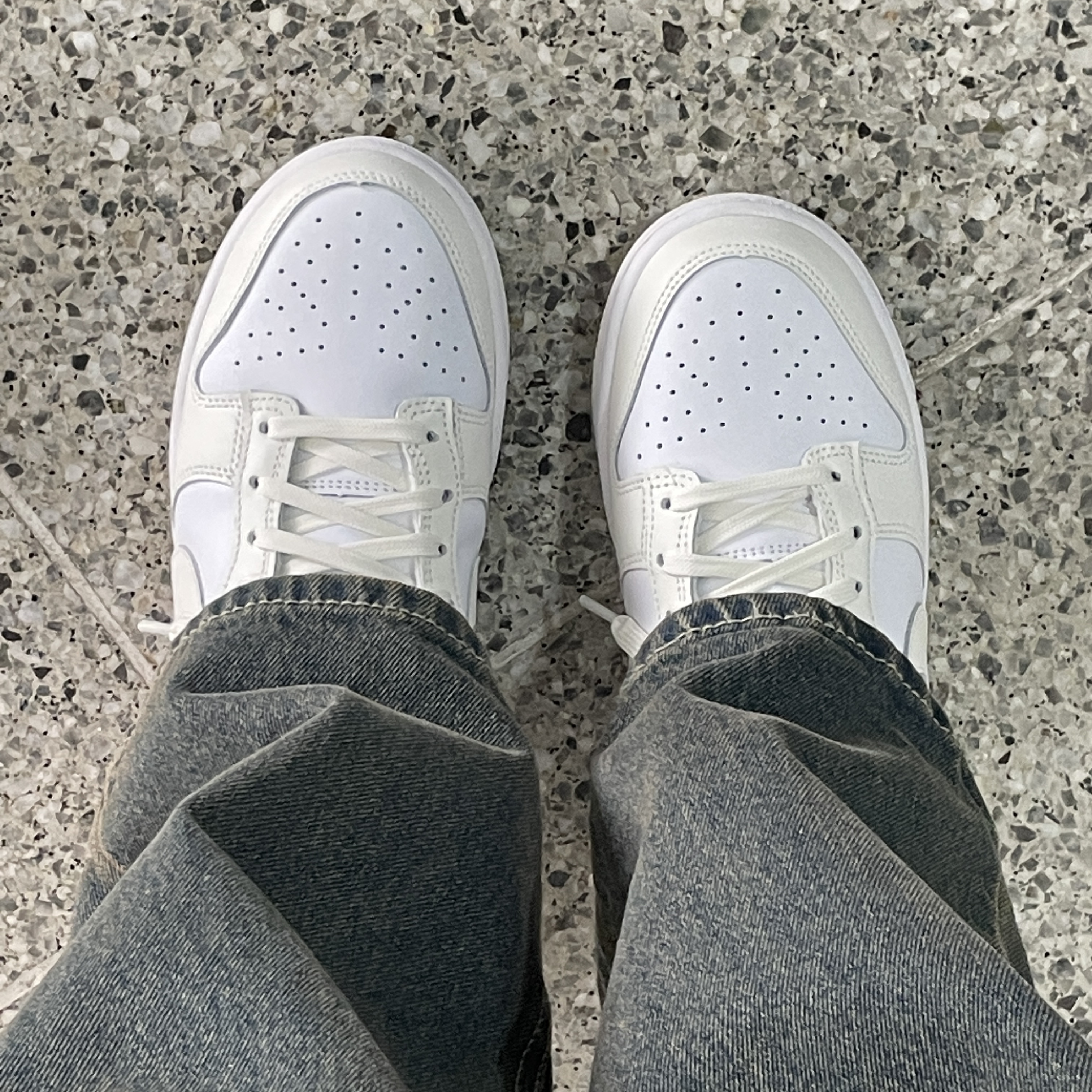 (W) Nike Dunk Low White and Sail 착용 스타일