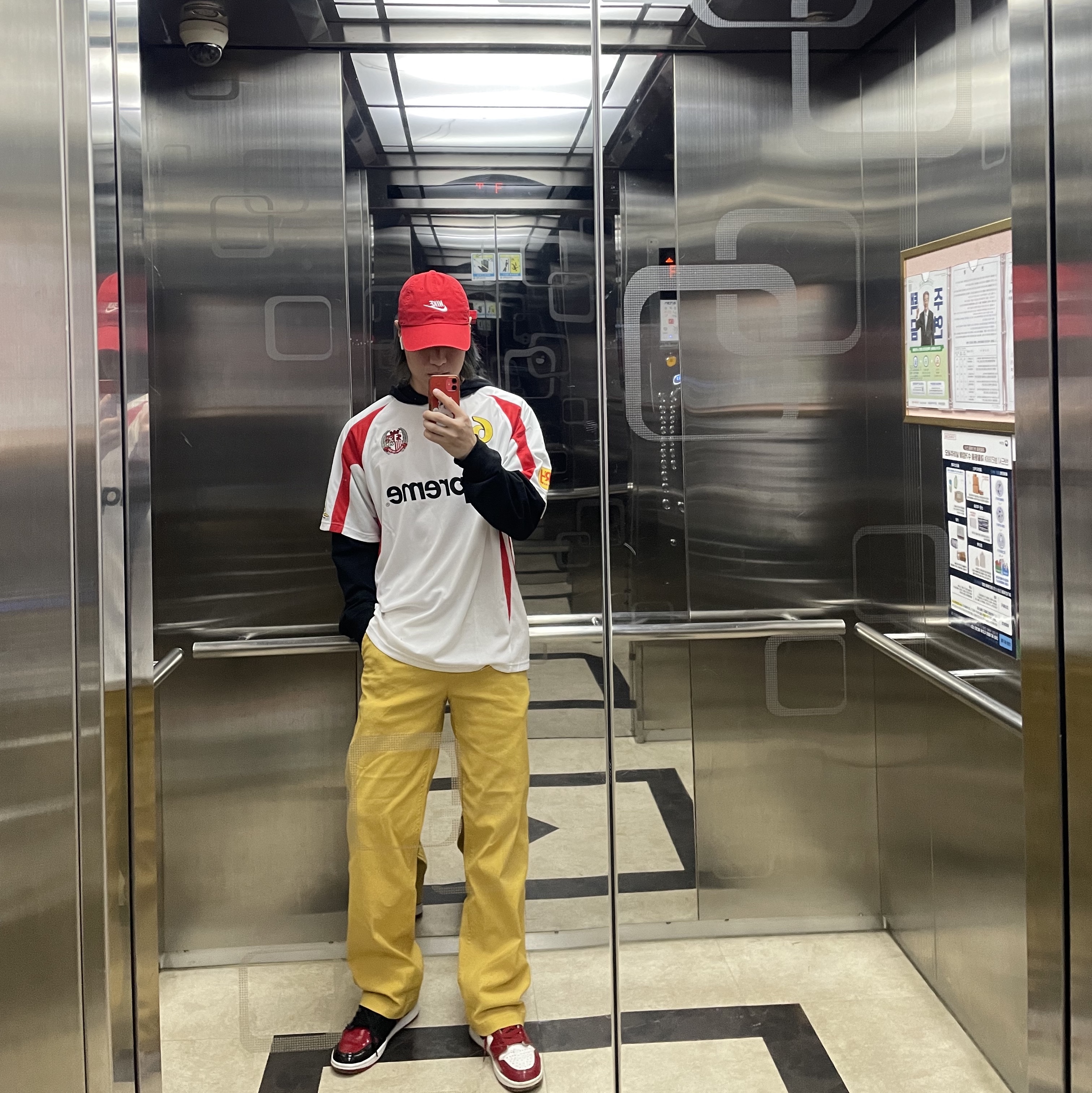 Supreme Hooded Soccer Jersey White - 23FW 착용 스타일 - 1