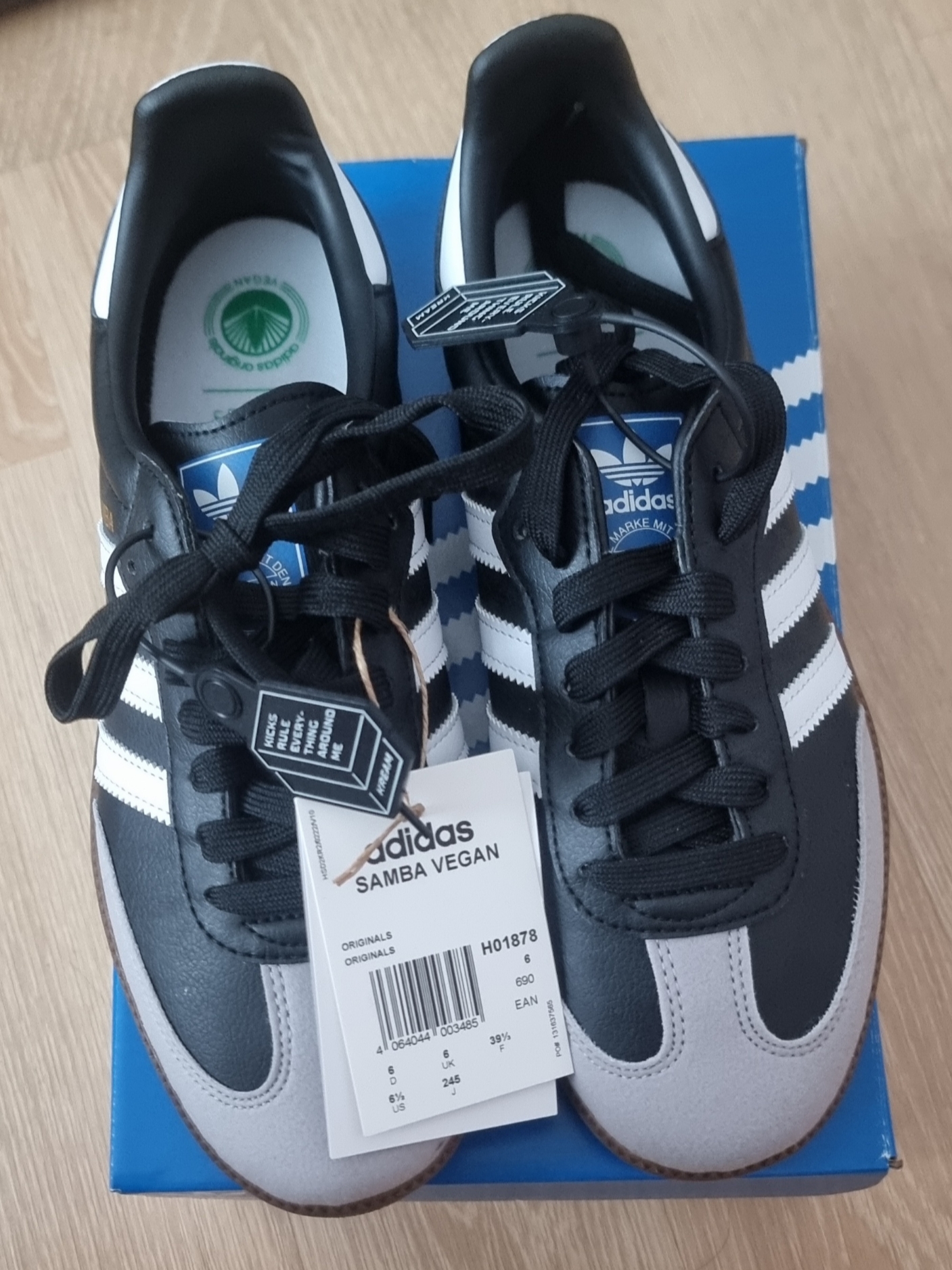 Adidas Samba Vegan Black White 착용 스타일