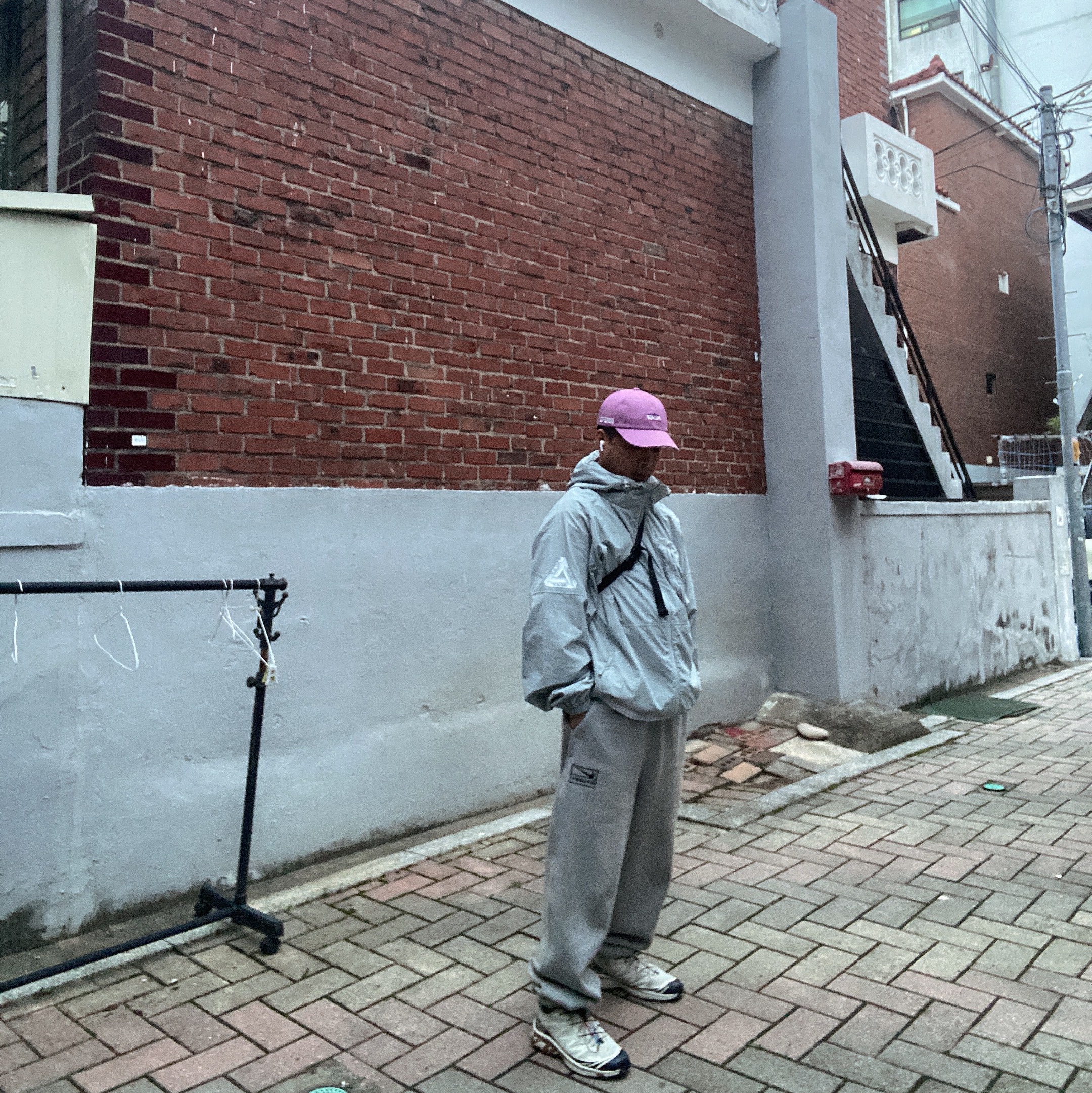 Salomon XT-6 Lunar Rock Dark Sapphire, Palace Hooded Sheller Jacket Cloudy - 23FW 착용 스타일