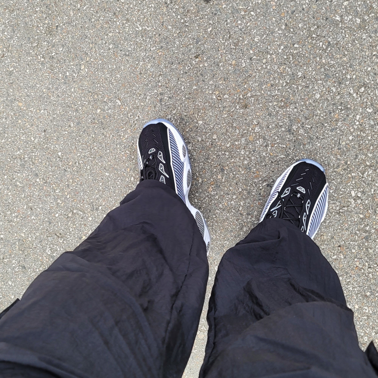 Nike x Drake Nocta Glide Black White Clear 착용 스타일