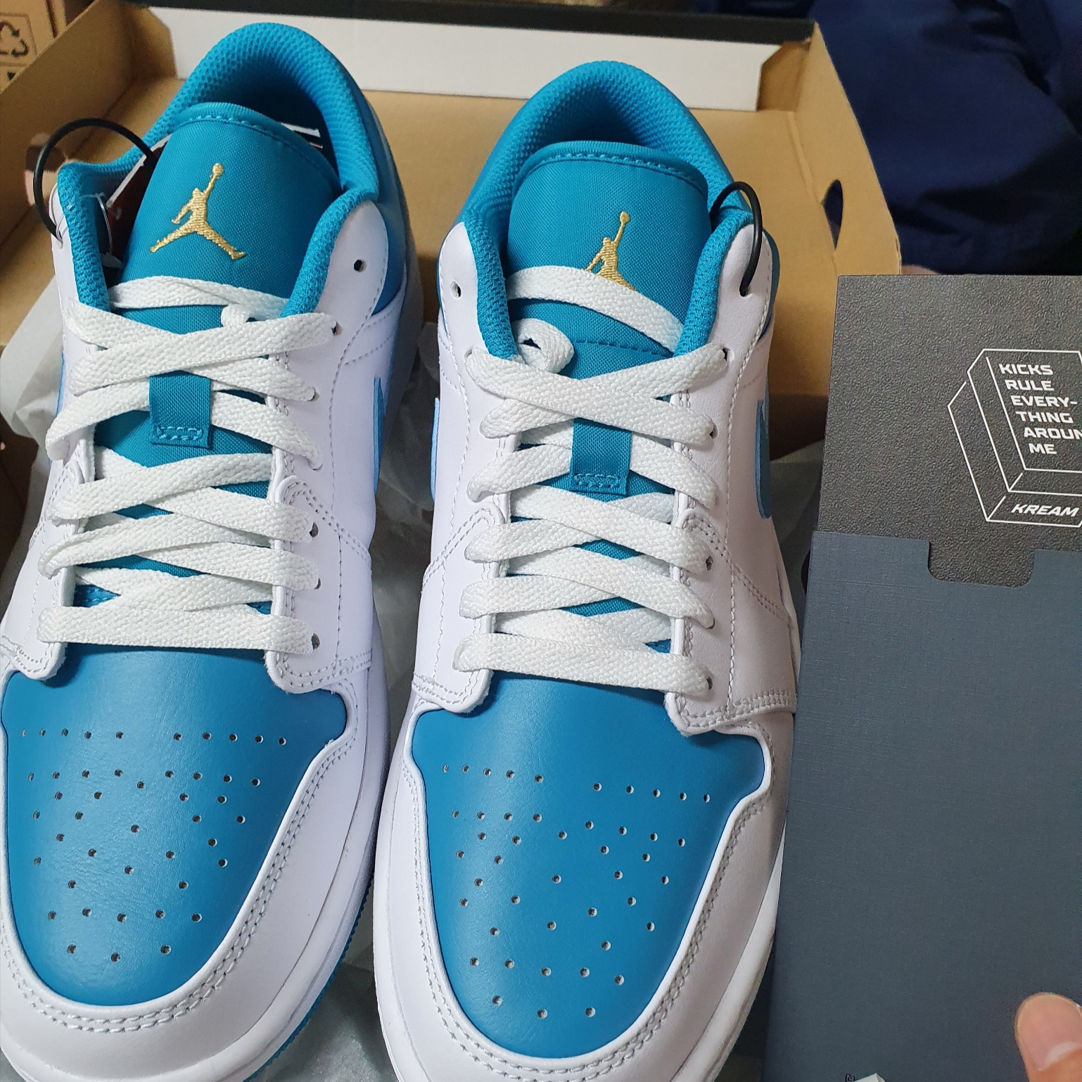 Jordan 1 Low White Aquatone 착용 스타일