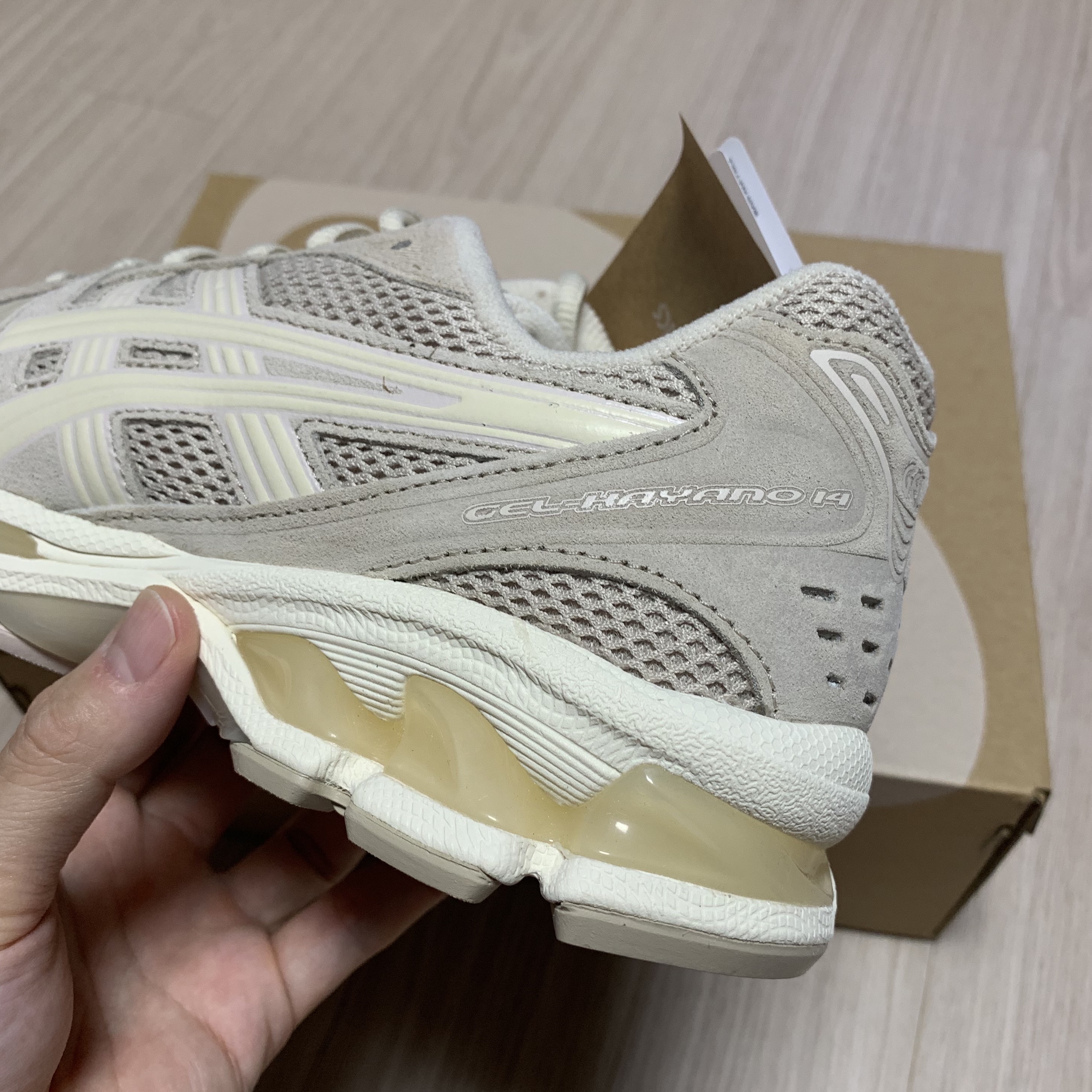 Asics Gel-Kayano 14 Simply Taupe Oatmeal 착용 스타일 - 5