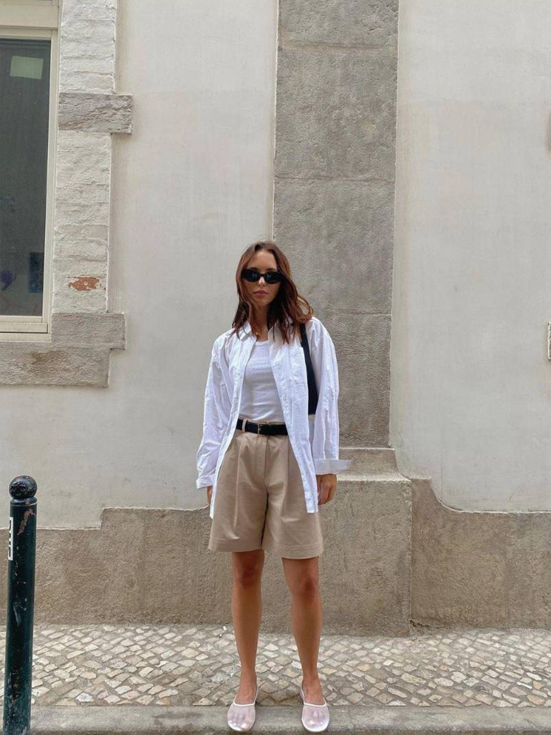 Leha Women Borta Bermuda Pants Beige, (W) Prada Gabardine Bermuda Shorts Navy 착용 스타일 - 2