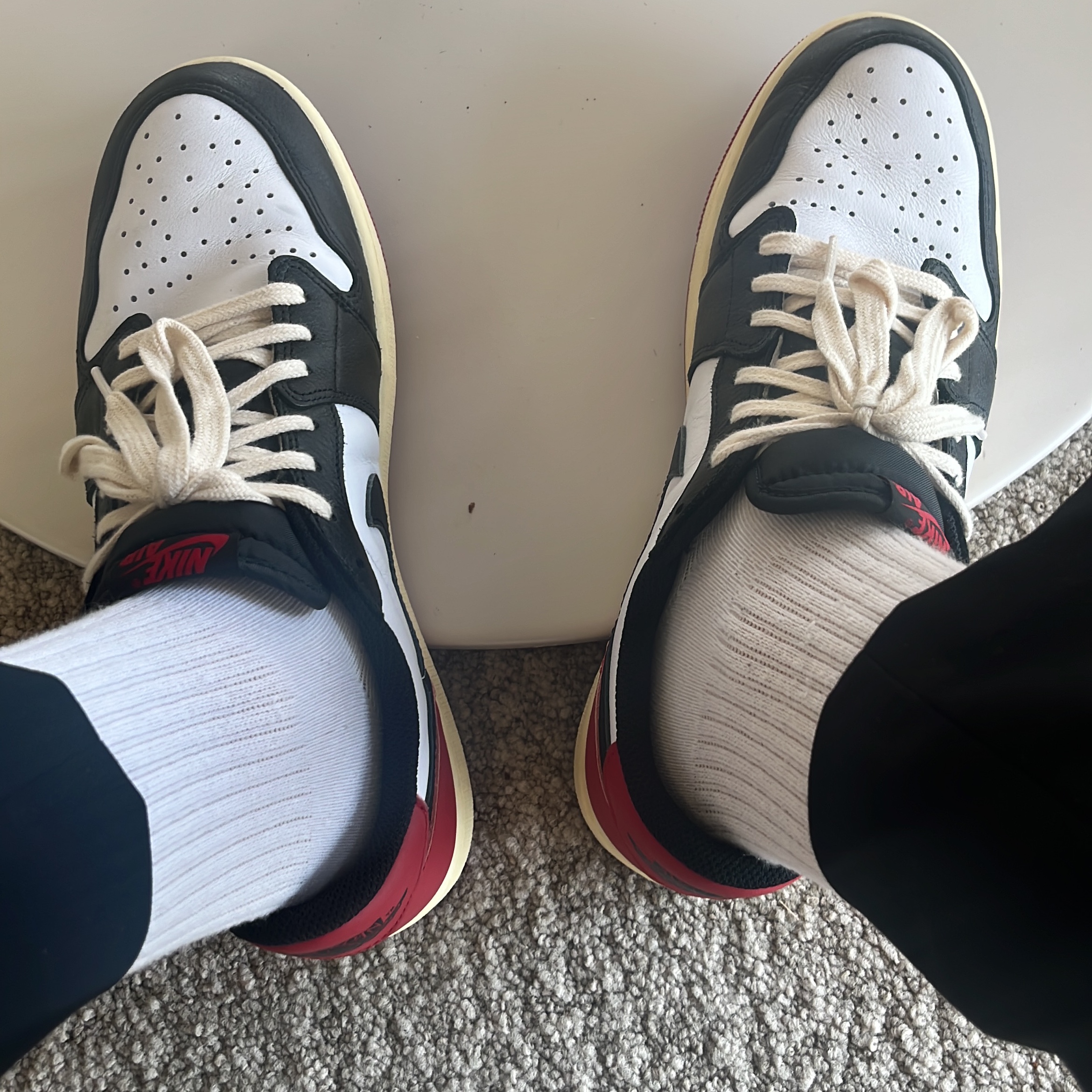 Jordan 1 Retro Low OG Black Toe 착용 스타일