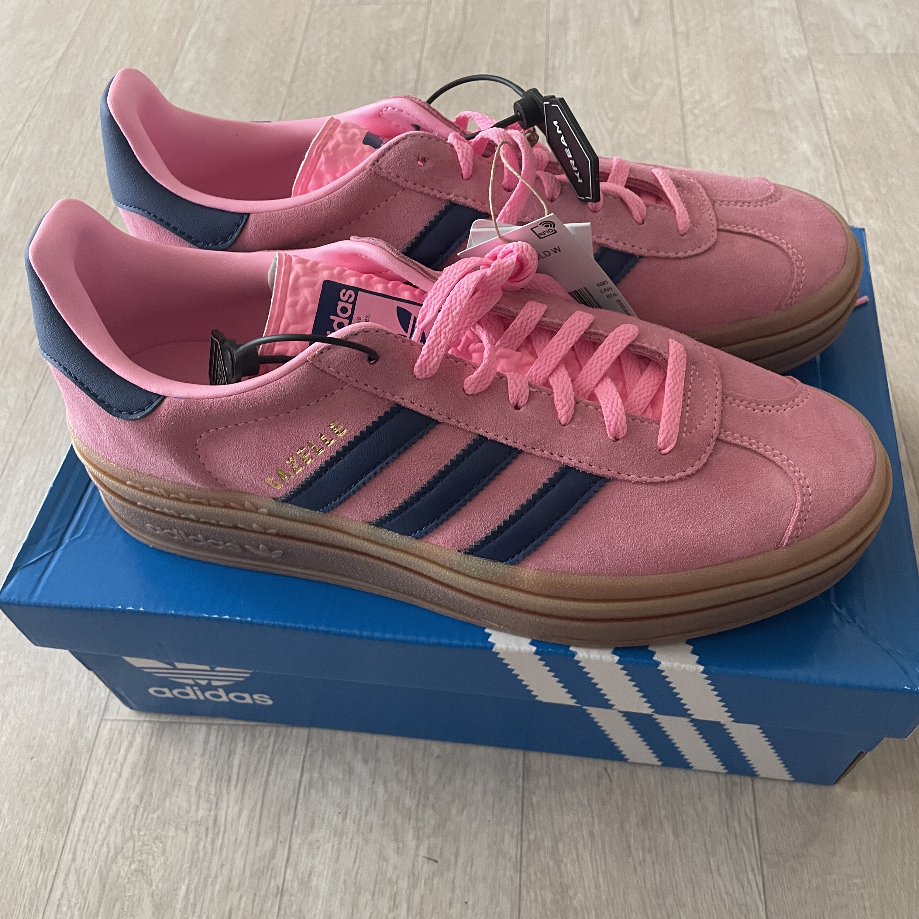 (W) Adidas Gazelle Bold Pink Glow Victory Blue 착용 스타일 - 4