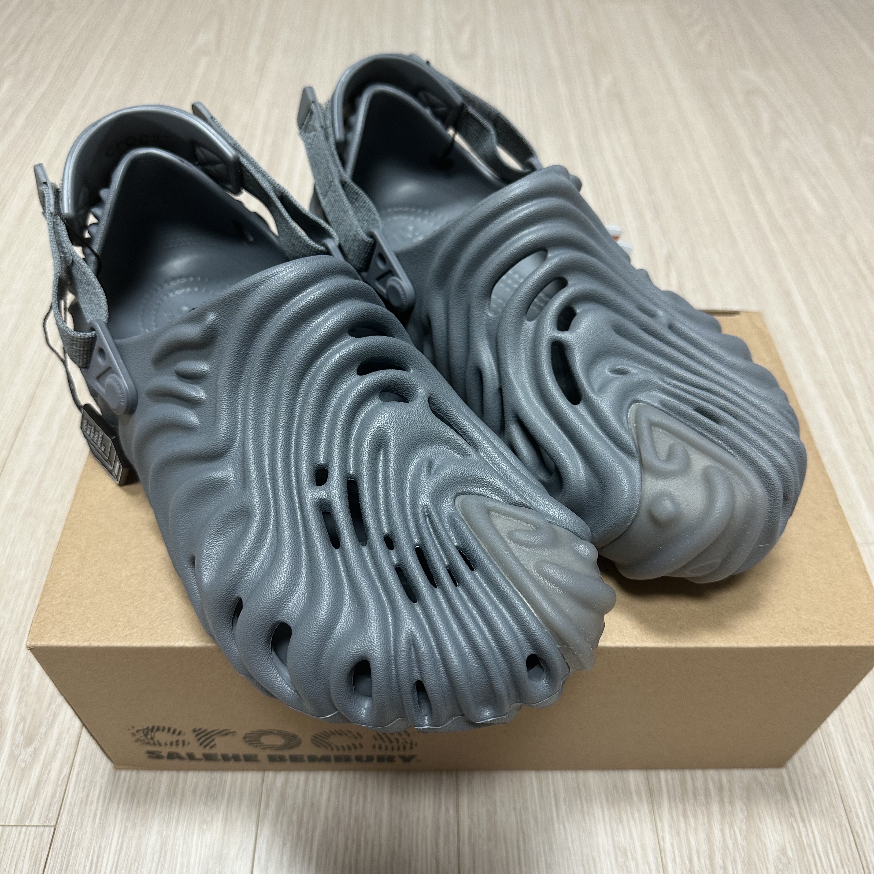 Crocs x Salehe Bembury Pollex Clog Niagara 착용 스타일