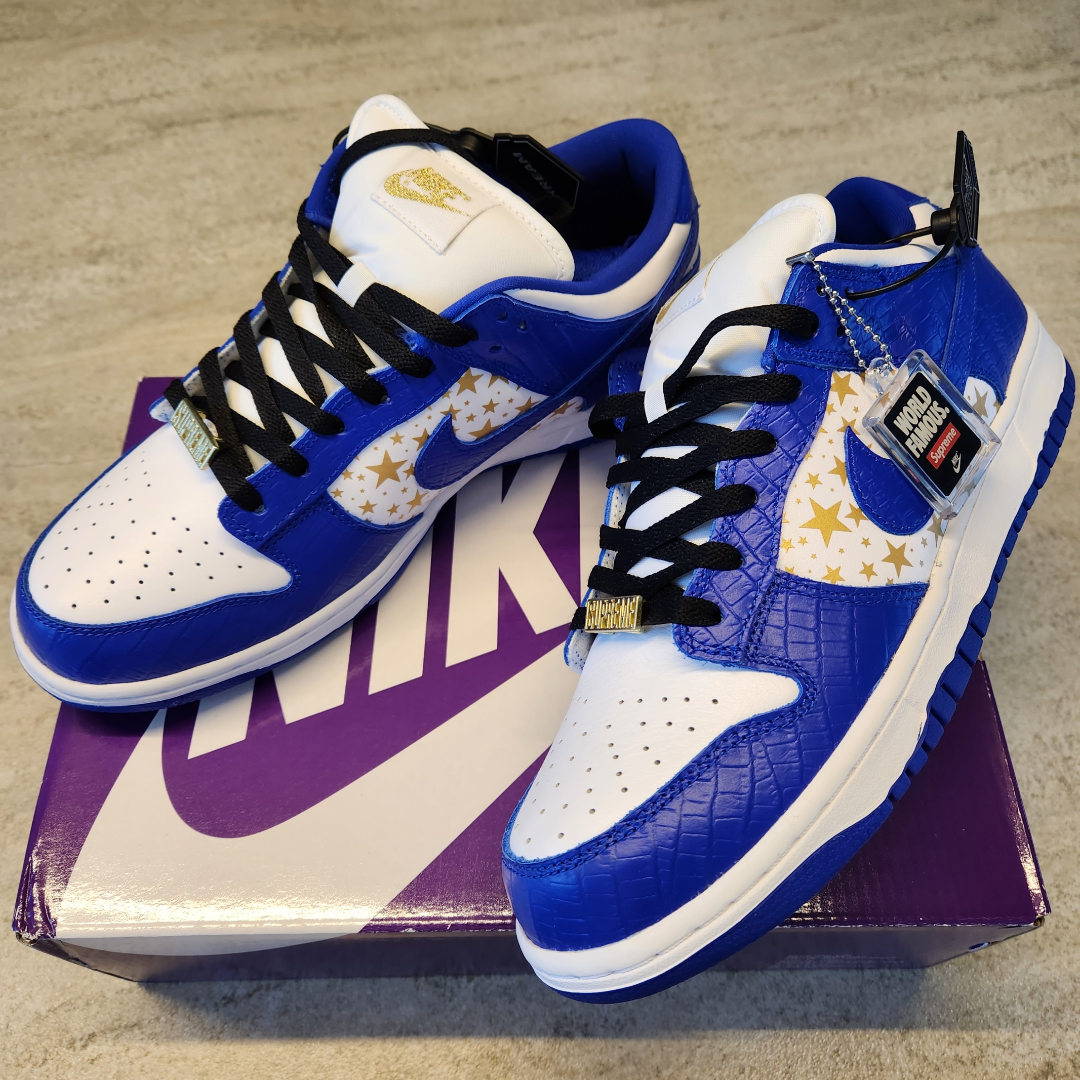 Nike x Supreme SB Dunk Low Hyper Blue 착용 스타일