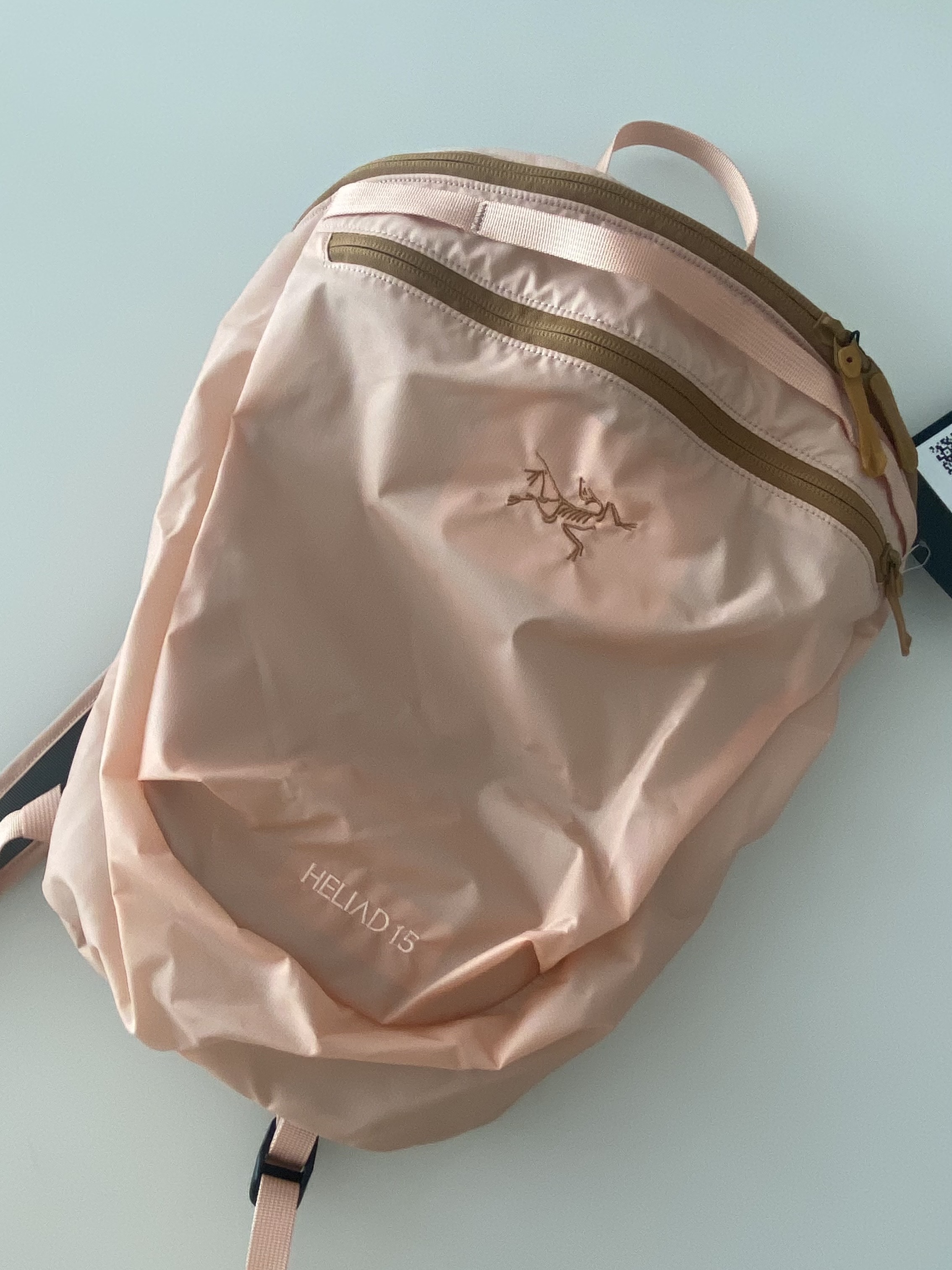 Arc'teryx Heliad 15 Backpack Light Hazelnut 착용 스타일 - 1