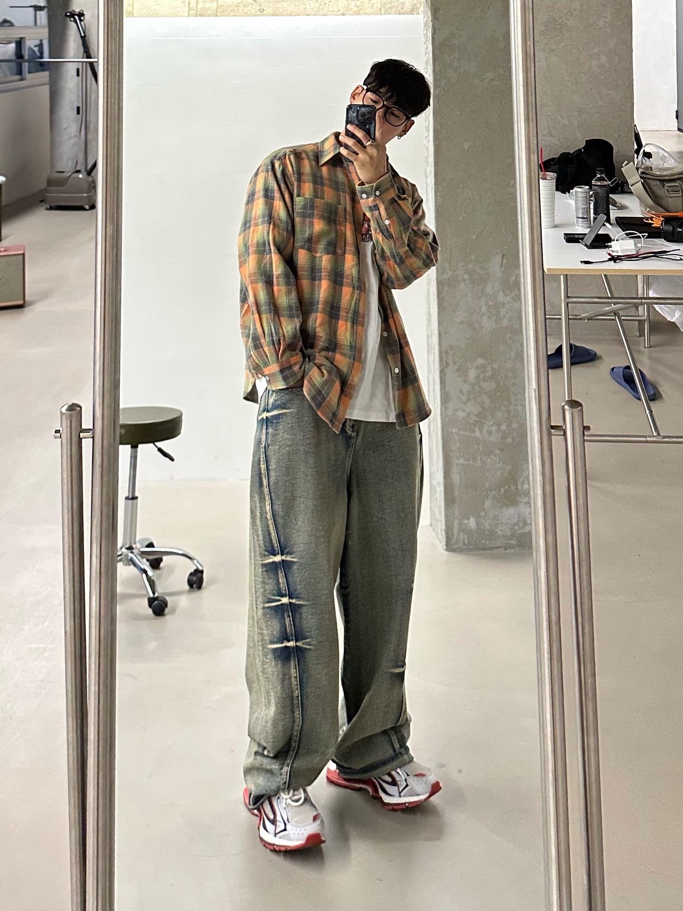 Balenciaga X-Pander Sneakers Red Silver 착용 스타일 - 3