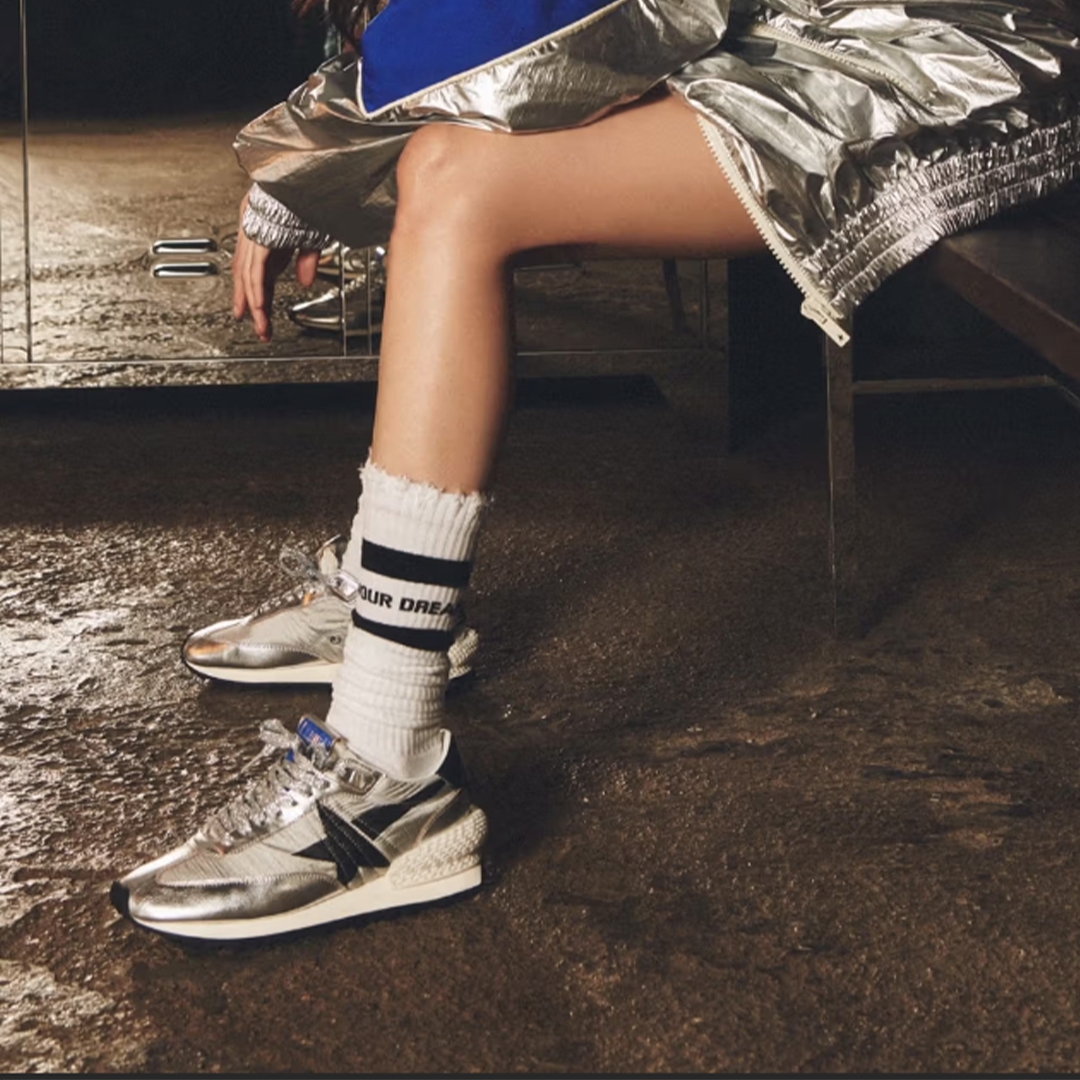 Golden Goose Red Star Marathon Sneakers Silver - House of Dreamers Exclusive, Golden Goose White Star Marathon Sneakers Royal Blue 착용 스타일 - 4