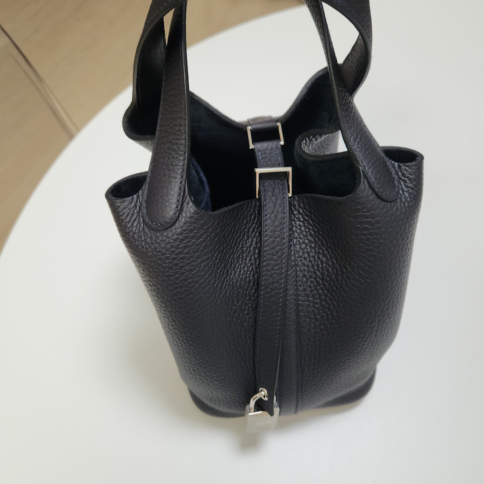 Hermes Picotin Lock 18 Bag Clemence & Palladium Caban 착용 스타일