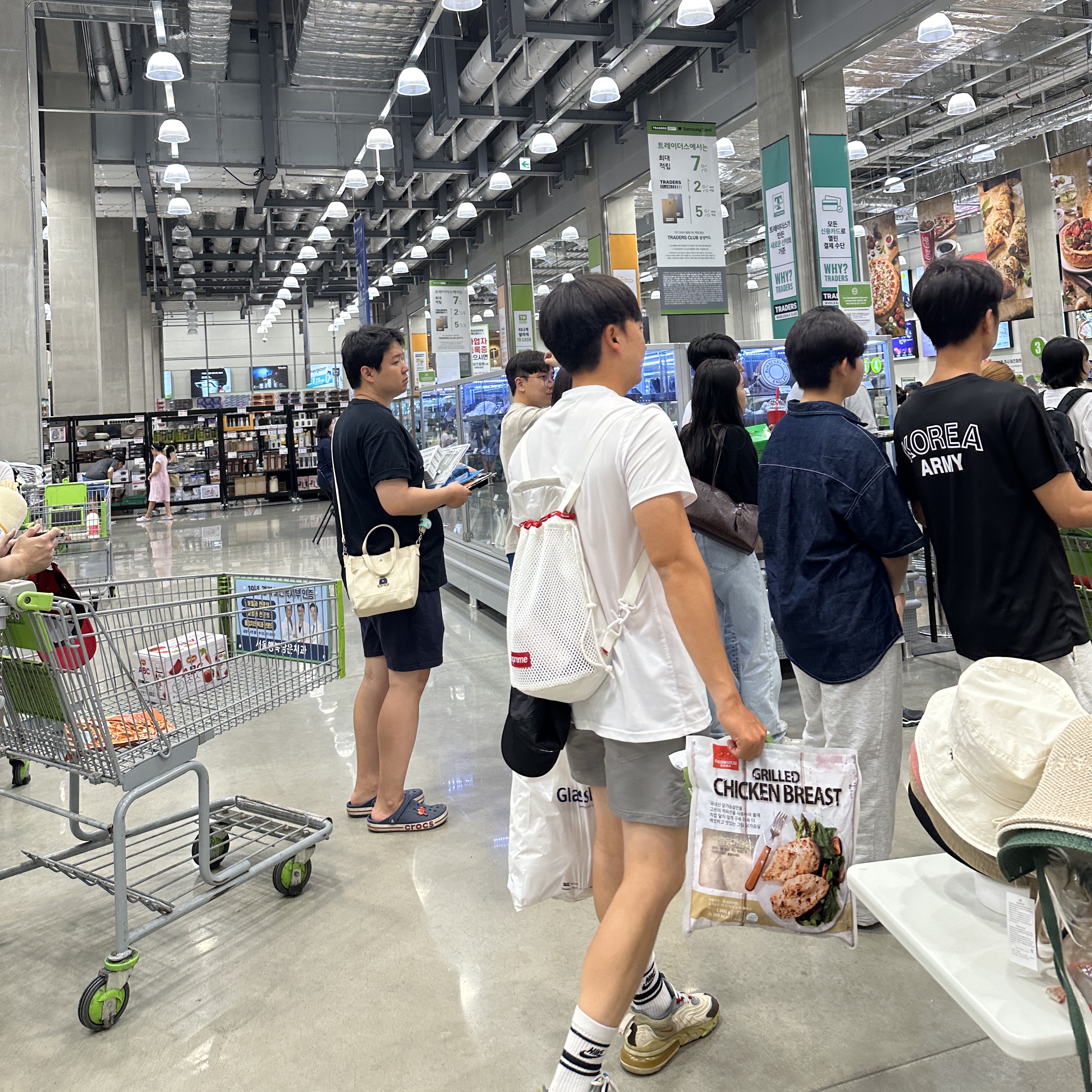 Supreme Mesh Small Backpack White - 23SS, Nike x Travis Scott Air Max 270 React Cactus Trails 착용 스타일