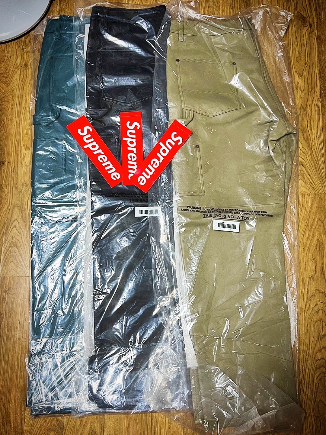 Supreme Leather S/S Work Shirt Dusty Teal - 23FW, Supreme Leather S/S Work Shirt Tan - 23FW 착용 스타일 - 2