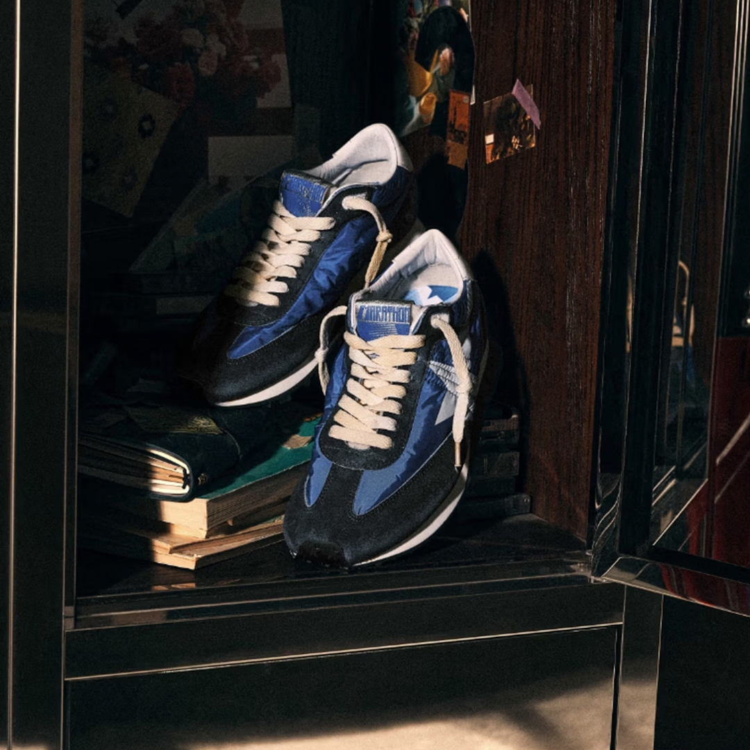 Golden Goose Red Star Marathon Sneakers Silver - House of Dreamers Exclusive, Golden Goose White Star Marathon Sneakers Royal Blue 착용 스타일 - 3