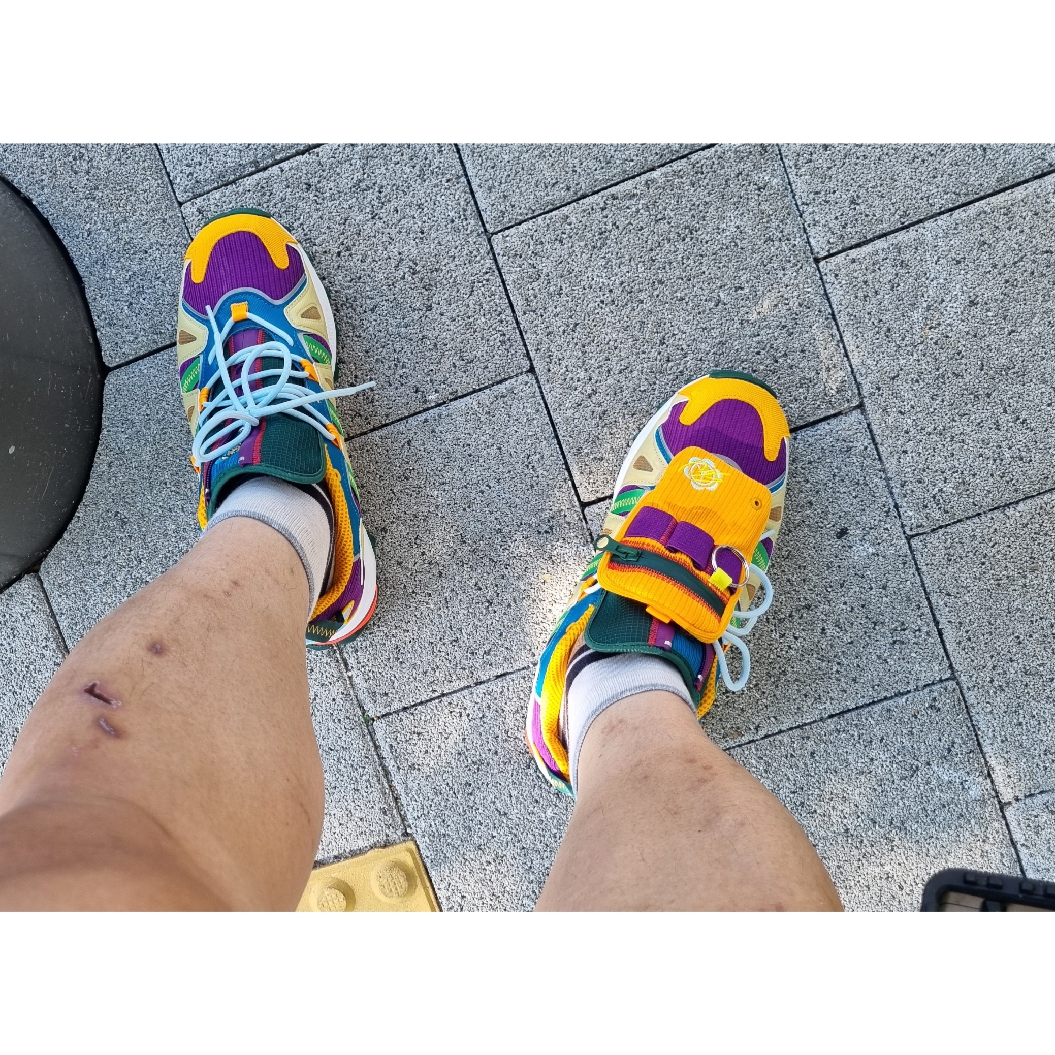 Adidas x Sean Wotherspoon Superturf Adventure Jiminy Cricket 착용 스타일