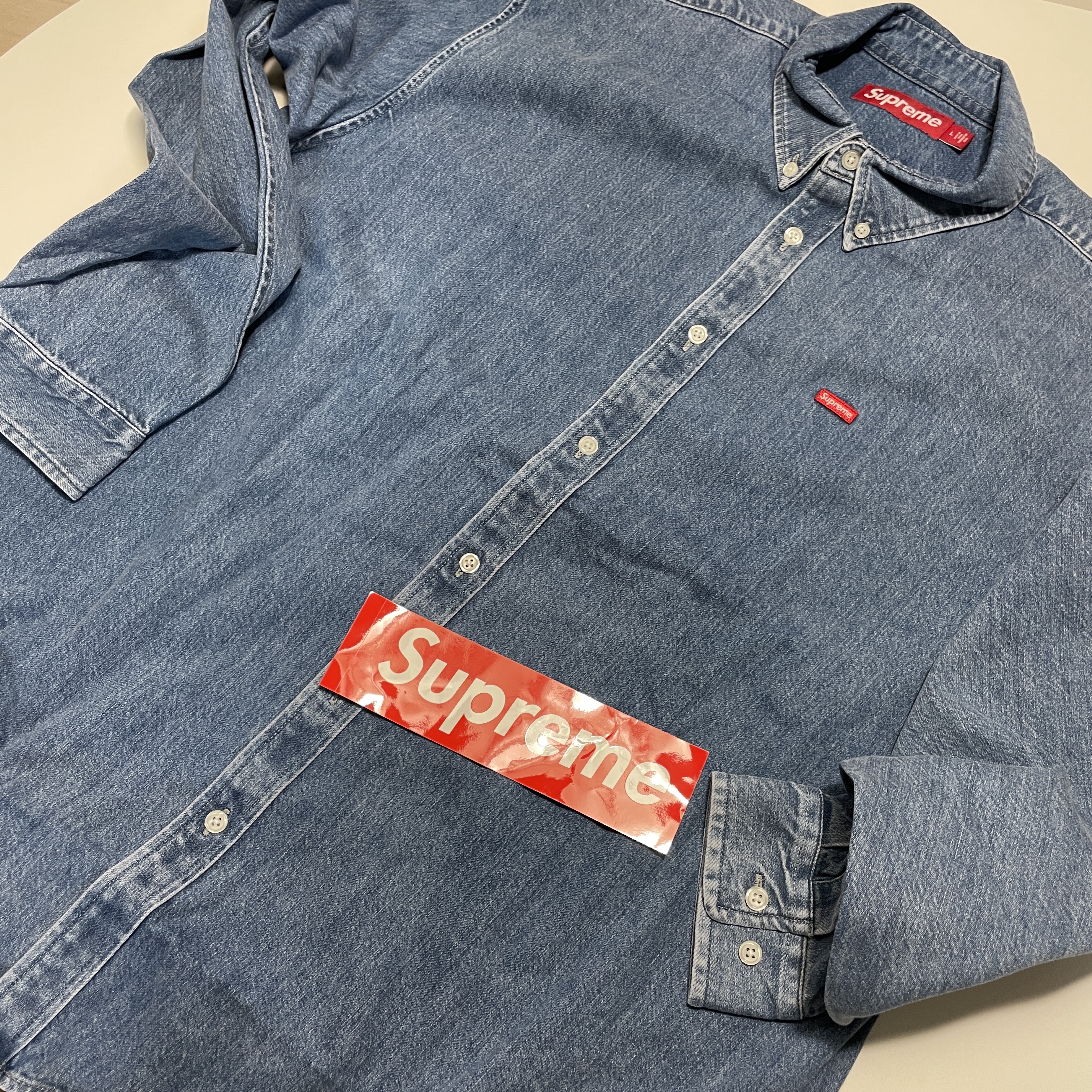 Supreme Small Box Shirt Denim - 23FW 착용 스타일 - 2