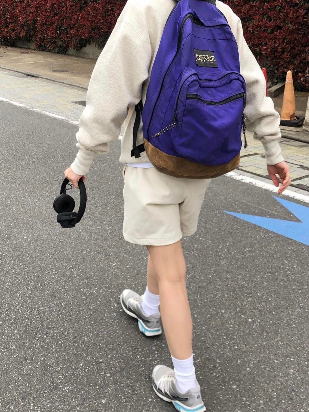 Jansport Half Pint Mini Backpack Pastel Lilac, Jansport × Beams Bespoke Pack & Go Black 착용 스타일 - 2