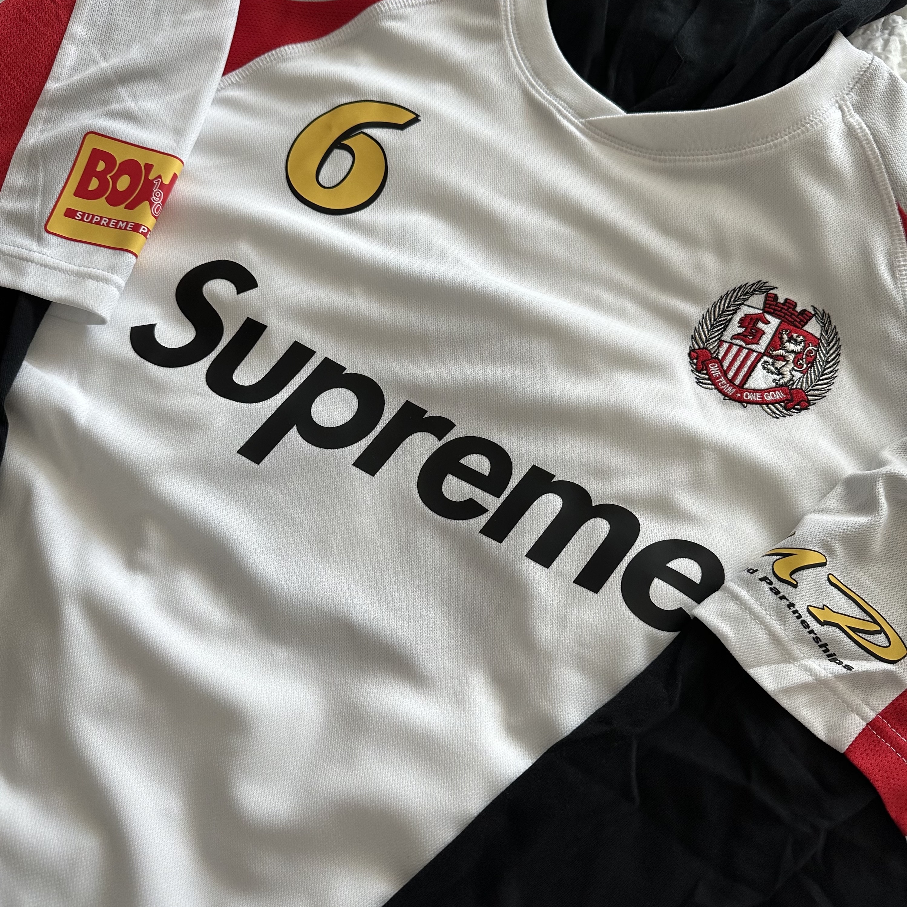 Supreme Hooded Soccer Jersey White - 23FW 착용 스타일