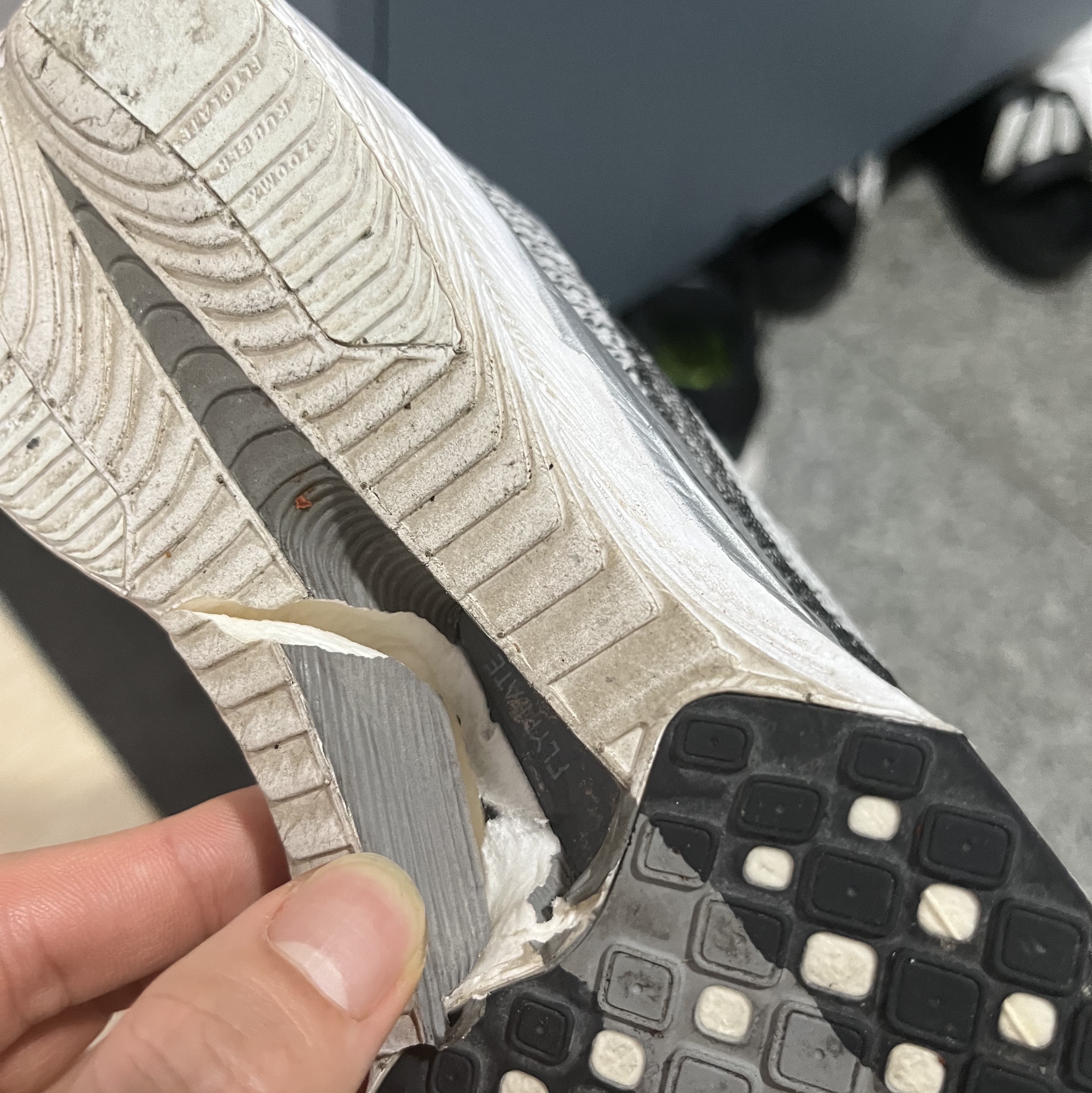 Nike ZoomX Vaporfly Next% 3 White Grey 착용 스타일