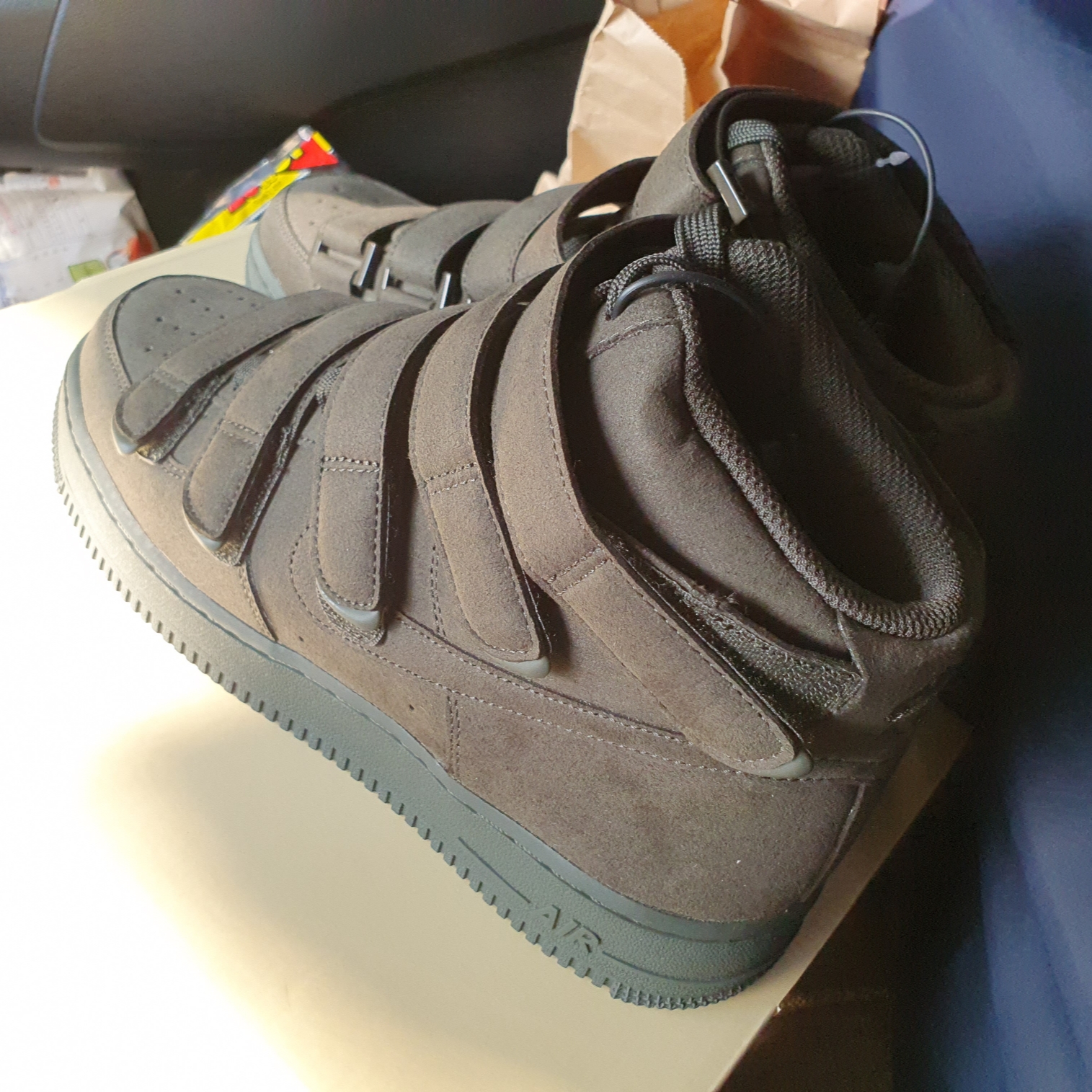 Nike x Billie Eilish Air Force 1 High '07 SP Sequoia 착용 스타일 - 3
