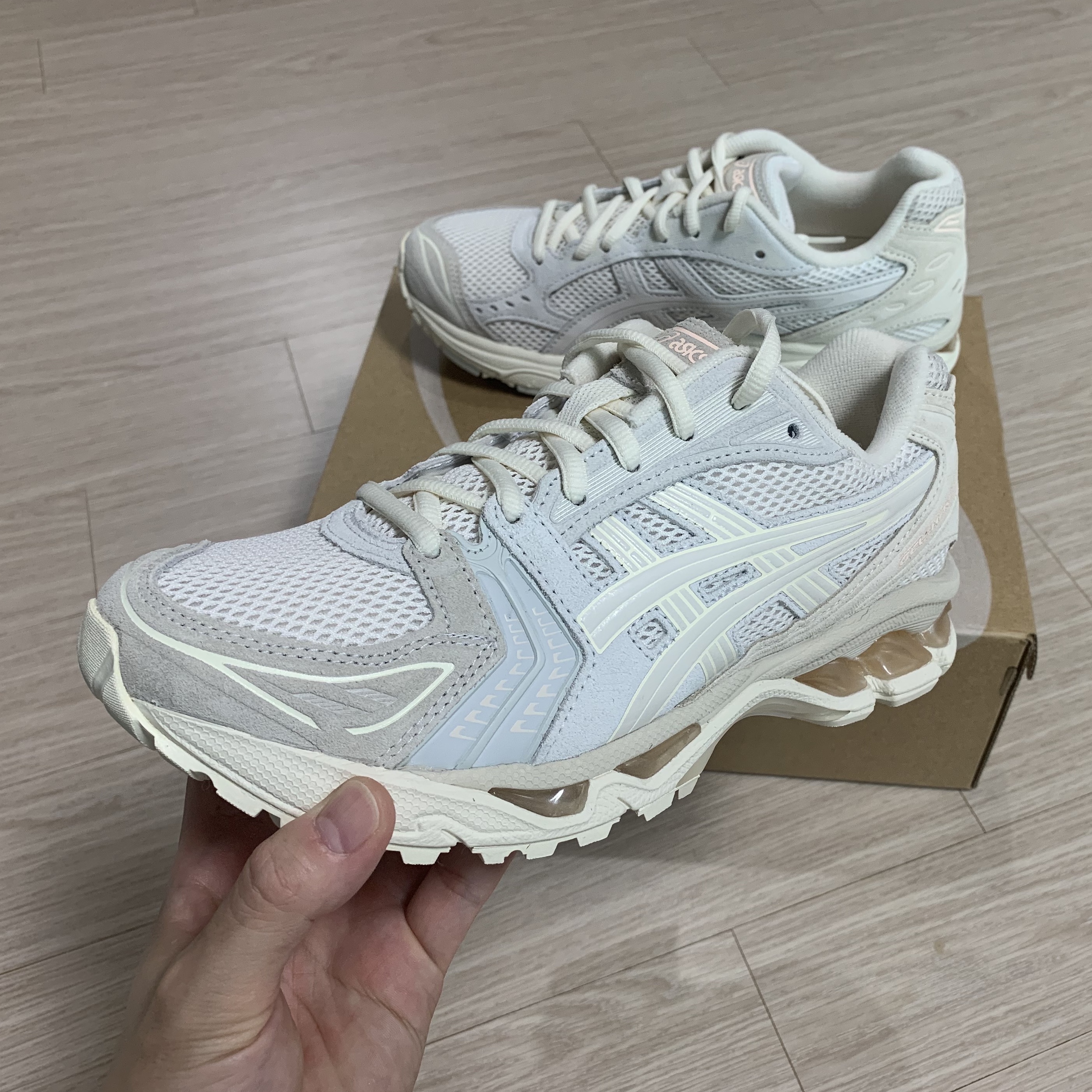 (W) Asics Gel-Kayano 14 Cream Blush 착용 스타일 - 3