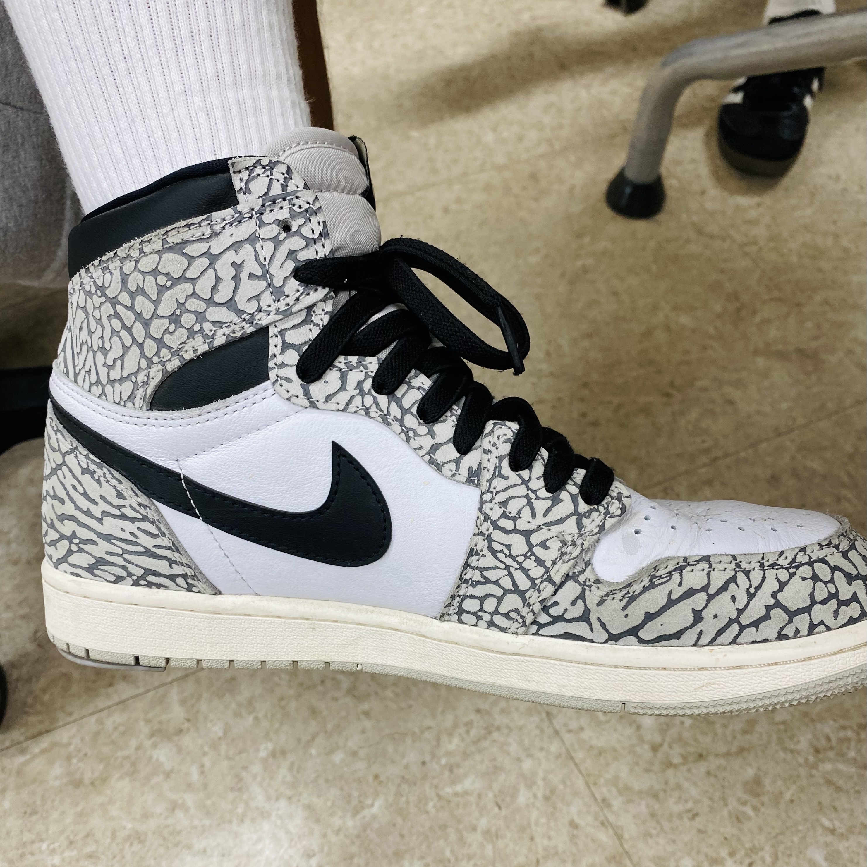 Jordan 1 Retro High OG White Cement 착용 스타일