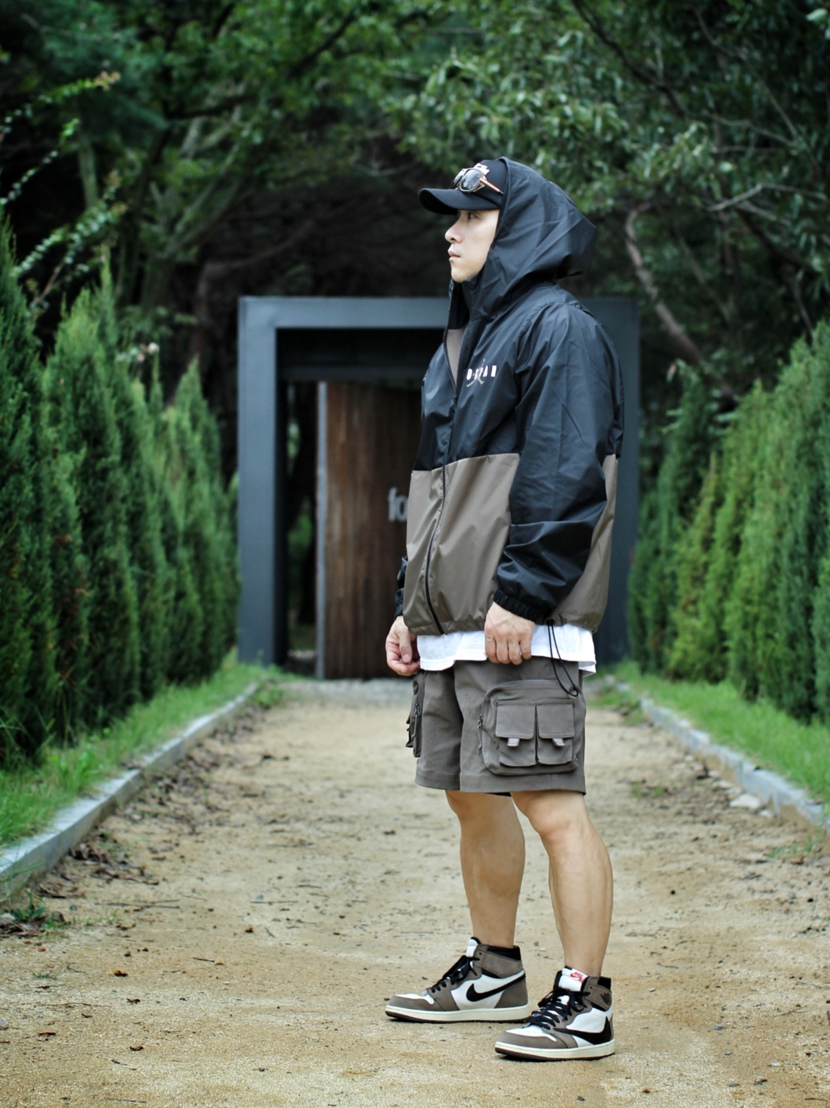 Nike ACG Cargo Shorts Ironstone - Asia, Jordan 1 x Travis Scott Retro High OG SP Mocha 착용 스타일 - 1
