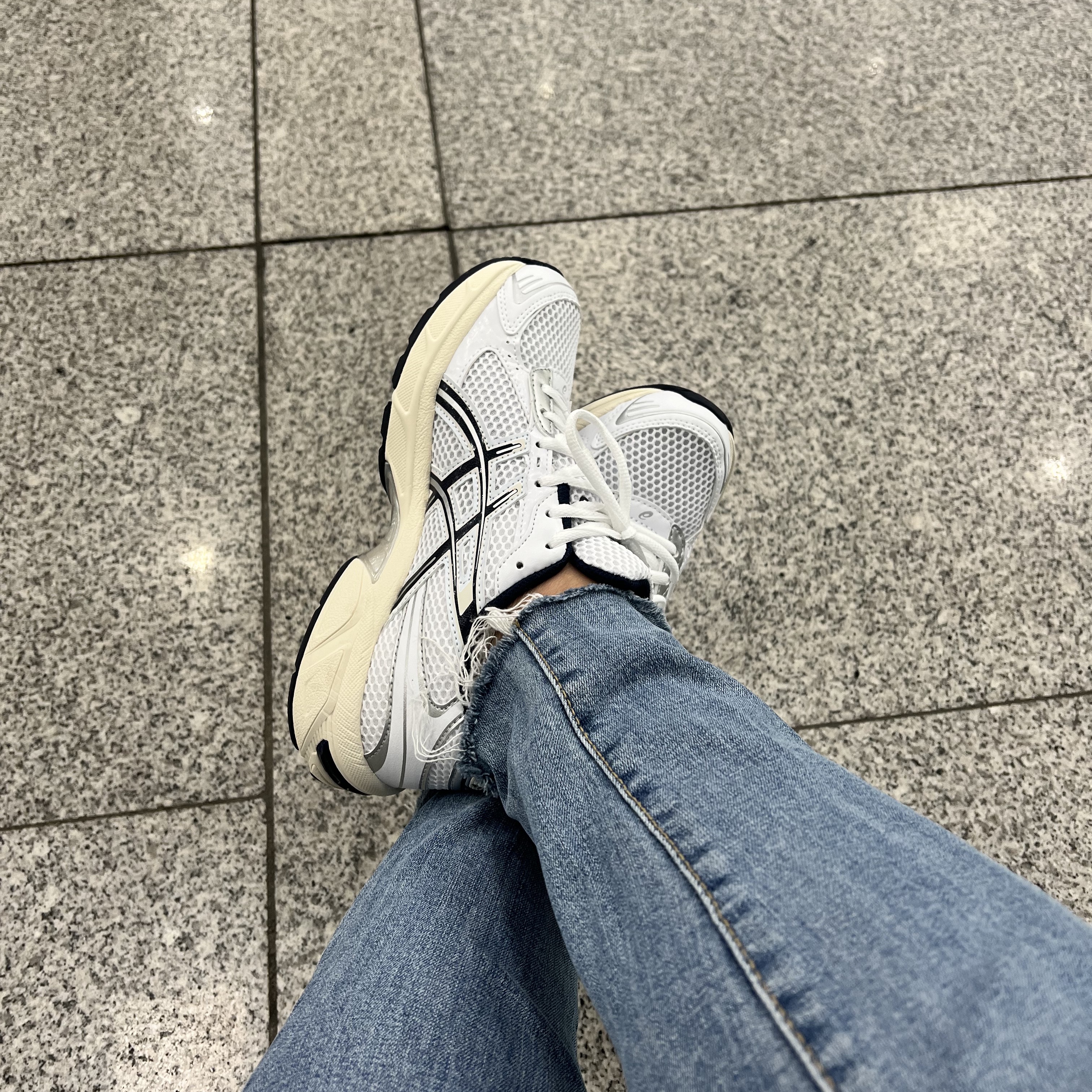 (W) Asics Gel-1130 White Midnight 착용 스타일