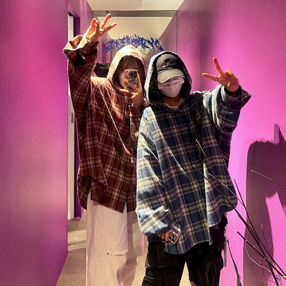 Ourpas 077 Check Hoodie Cherry, Ourpas 077 Check Hoodie Pale Blue 착용 스타일
