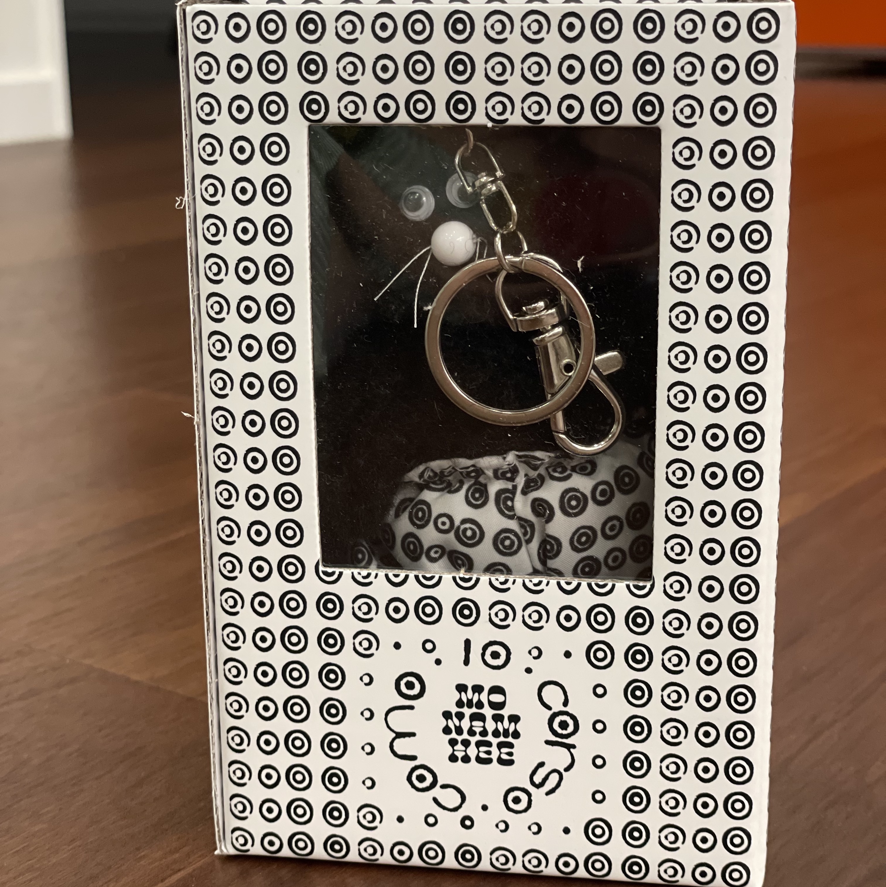 Monamhee x 10 Corso Como Bianco Keyring Black 착용 스타일 - 1